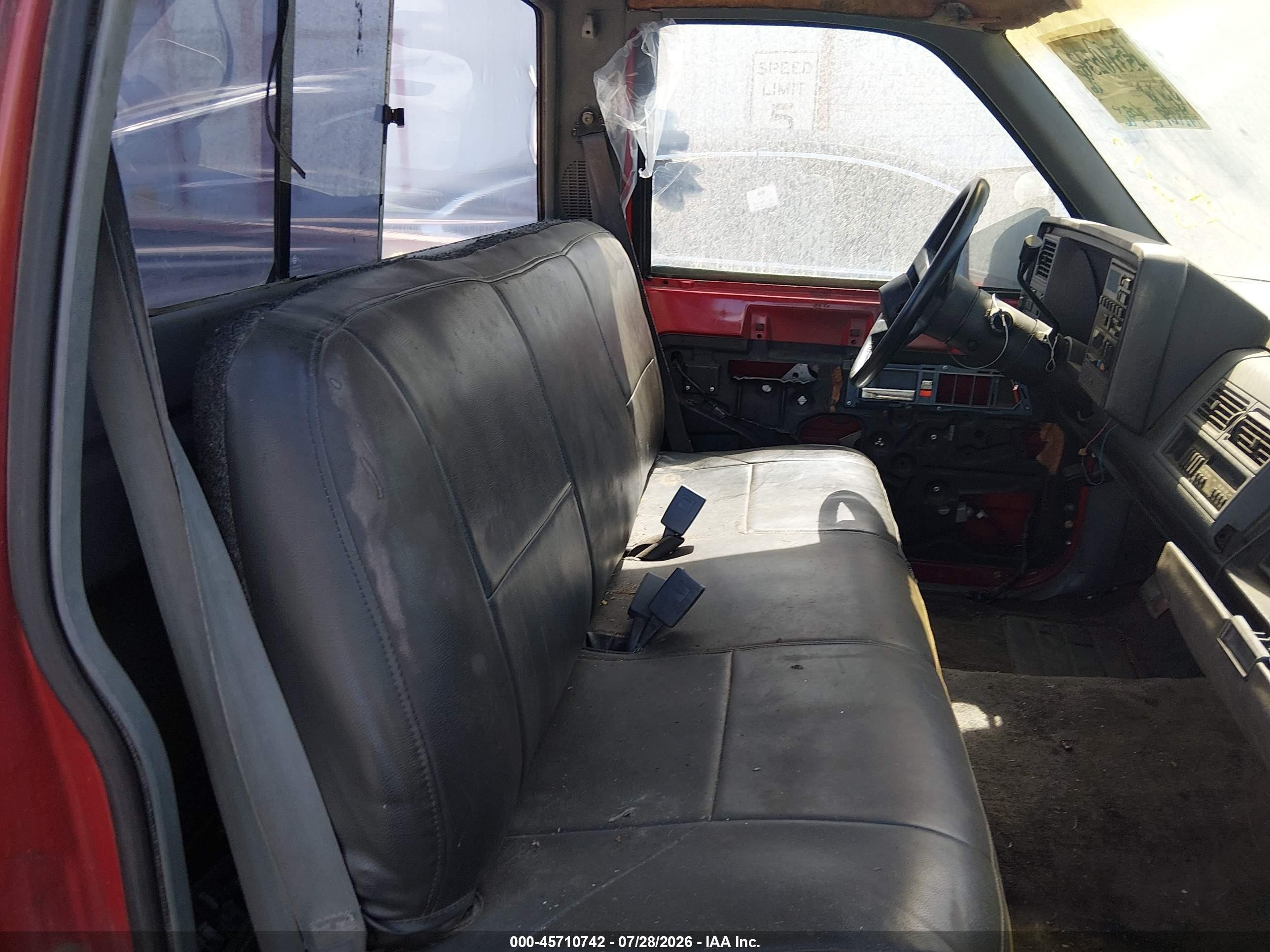 1989 Chevrolet Gmt-400 C1500 Красный vin: 1GCDC14K0KZ285520