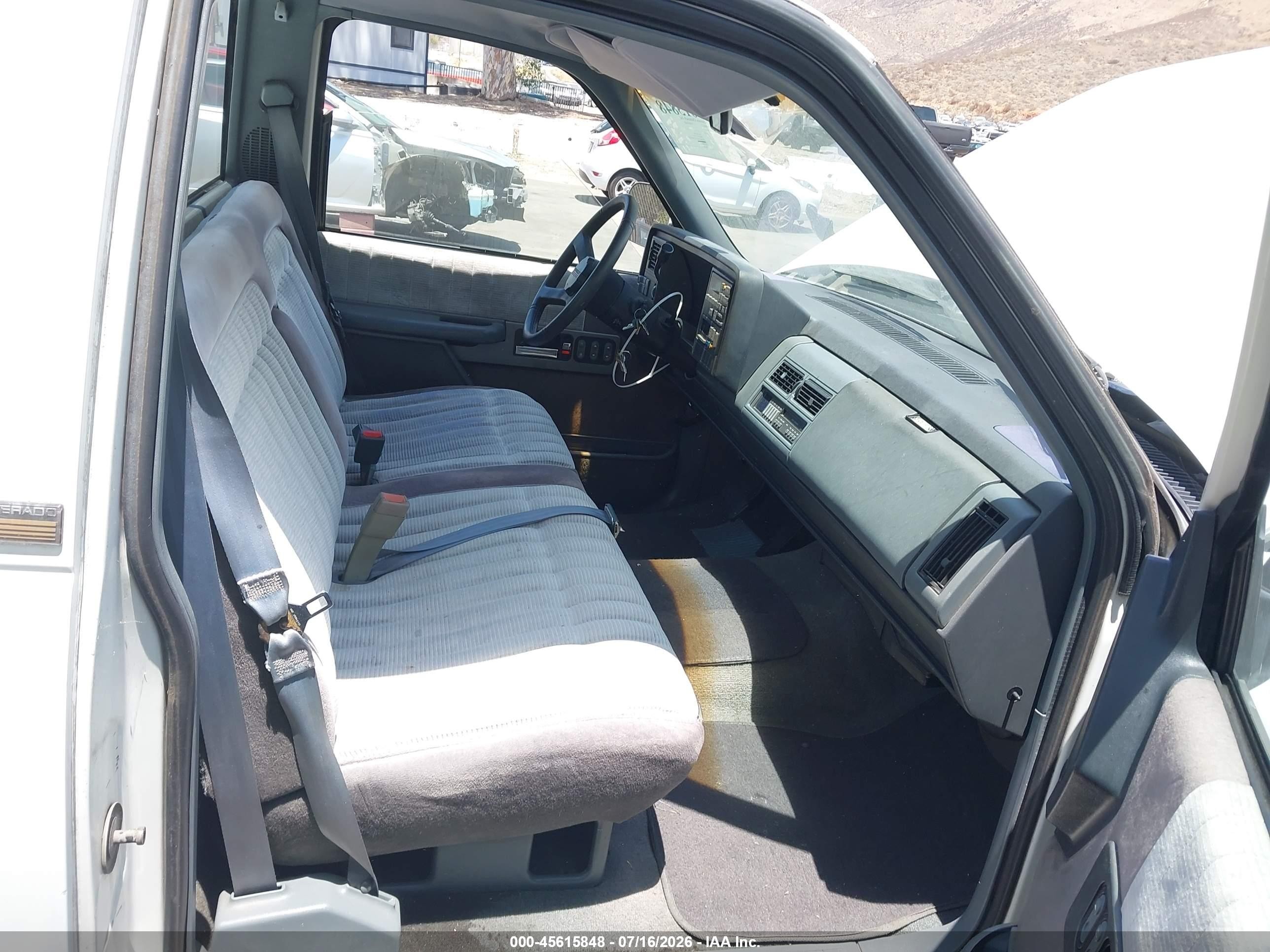 1990 Chevrolet Gmt-400 C1500 Белый vin: 1GCDC14K0LE253711