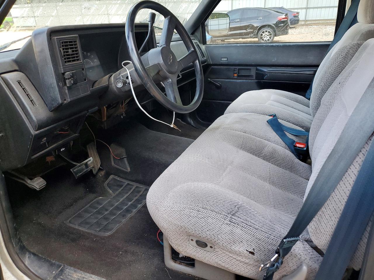 1988 Chevrolet Gmt-400 C1500 White vin: 1GCDC14K1JZ236499