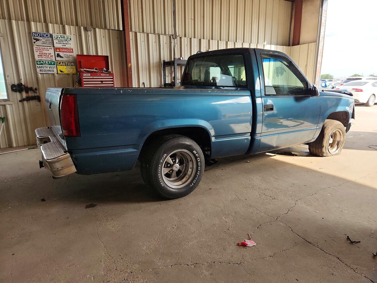 1990 Chevrolet Gmt-400 C1500 Blue vin: 1GCDC14K2LZ267599