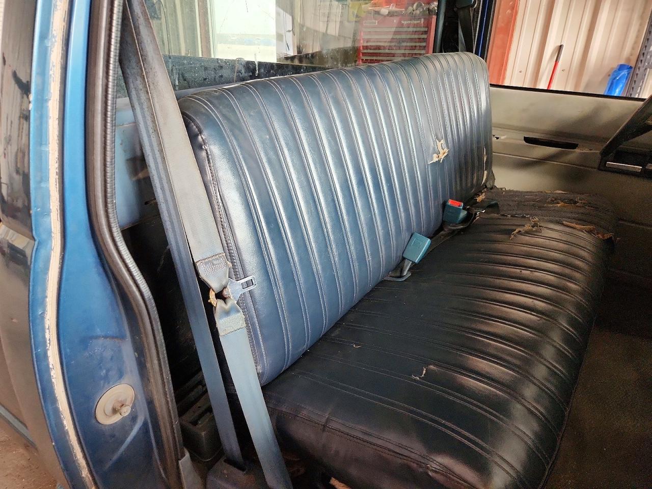 1990 Chevrolet Gmt-400 C1500 Blue vin: 1GCDC14K2LZ267599