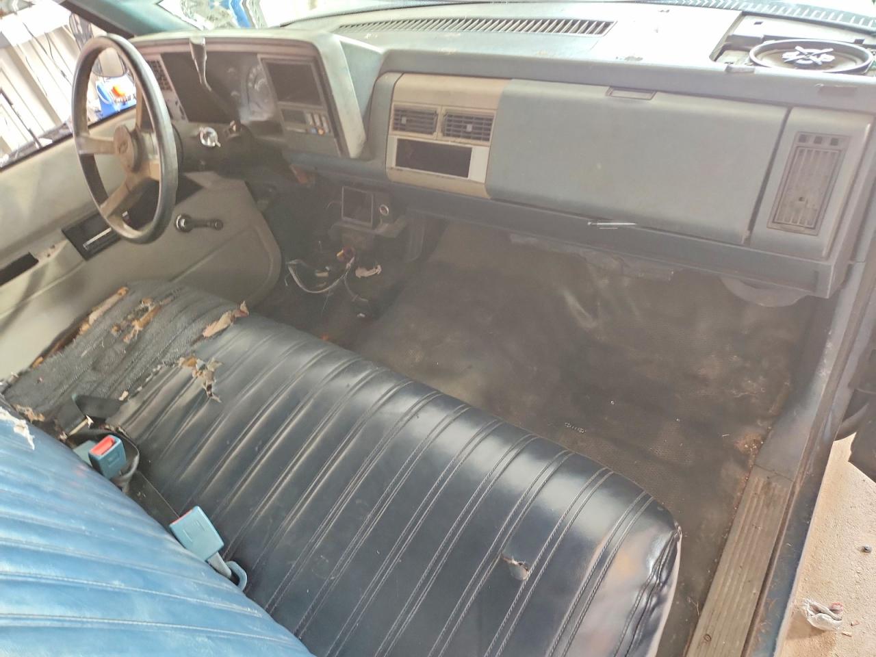 1990 Chevrolet Gmt-400 C1500 Blue vin: 1GCDC14K2LZ267599