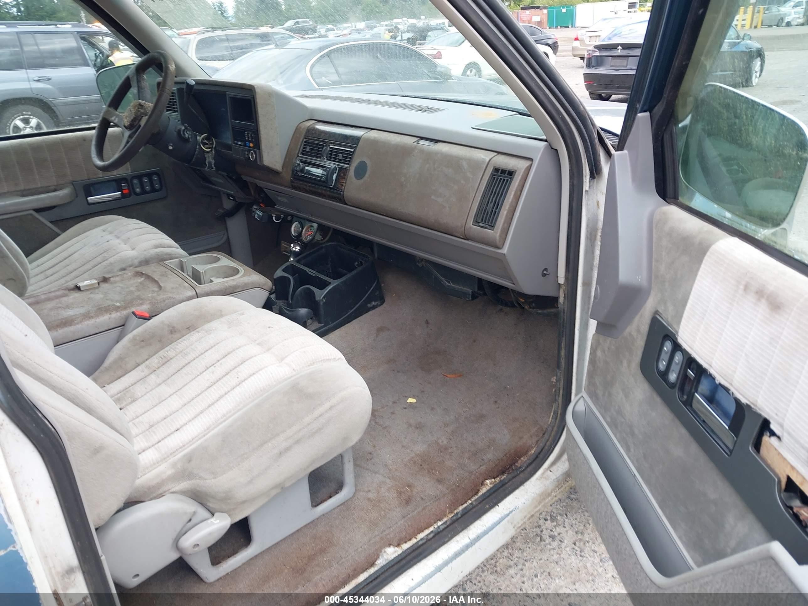 1991 Chevrolet Gmt-400 C1500 Синий vin: 1GCDC14K2ME184330