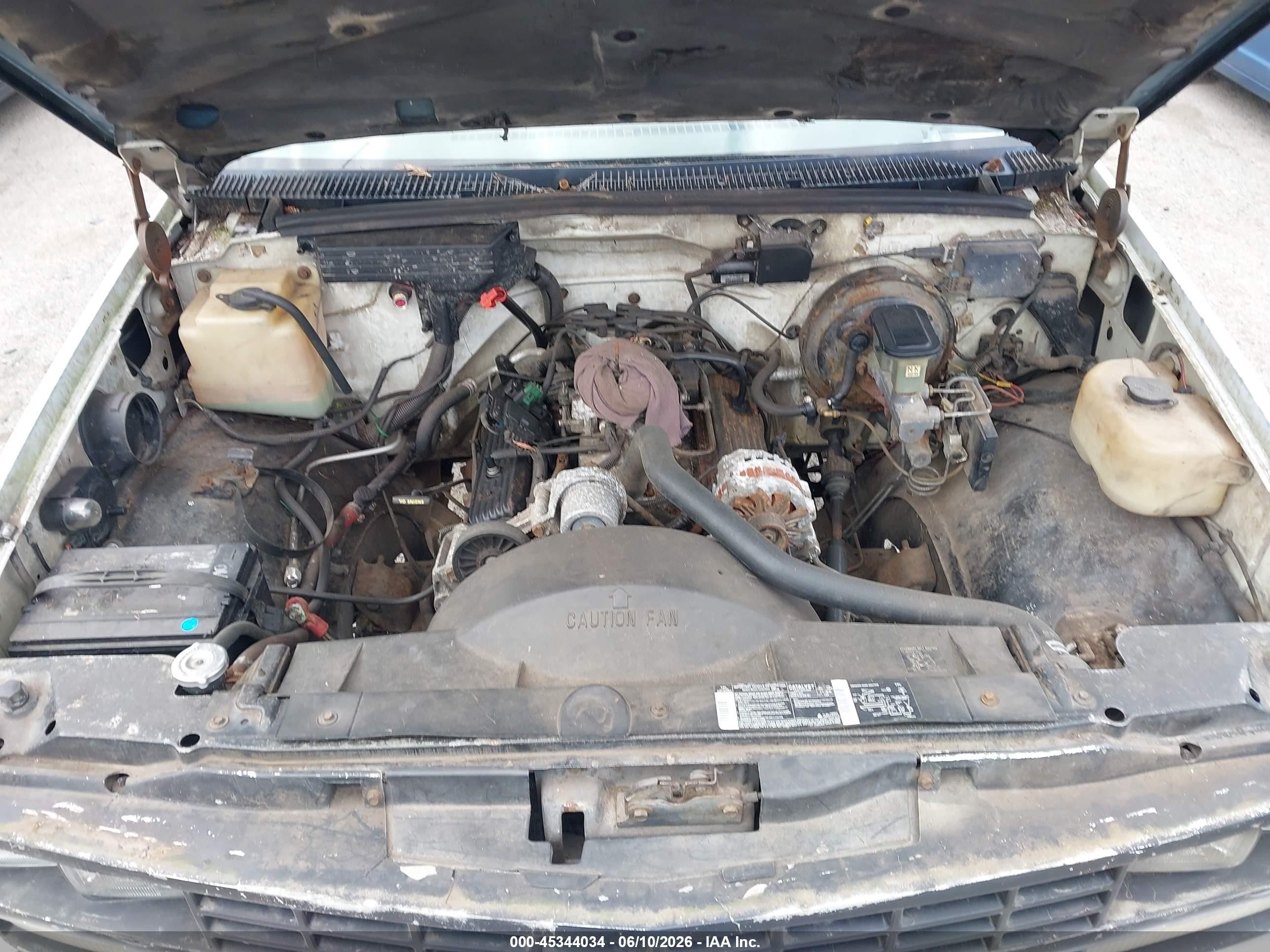 1991 Chevrolet Gmt-400 C1500 Синий vin: 1GCDC14K2ME184330