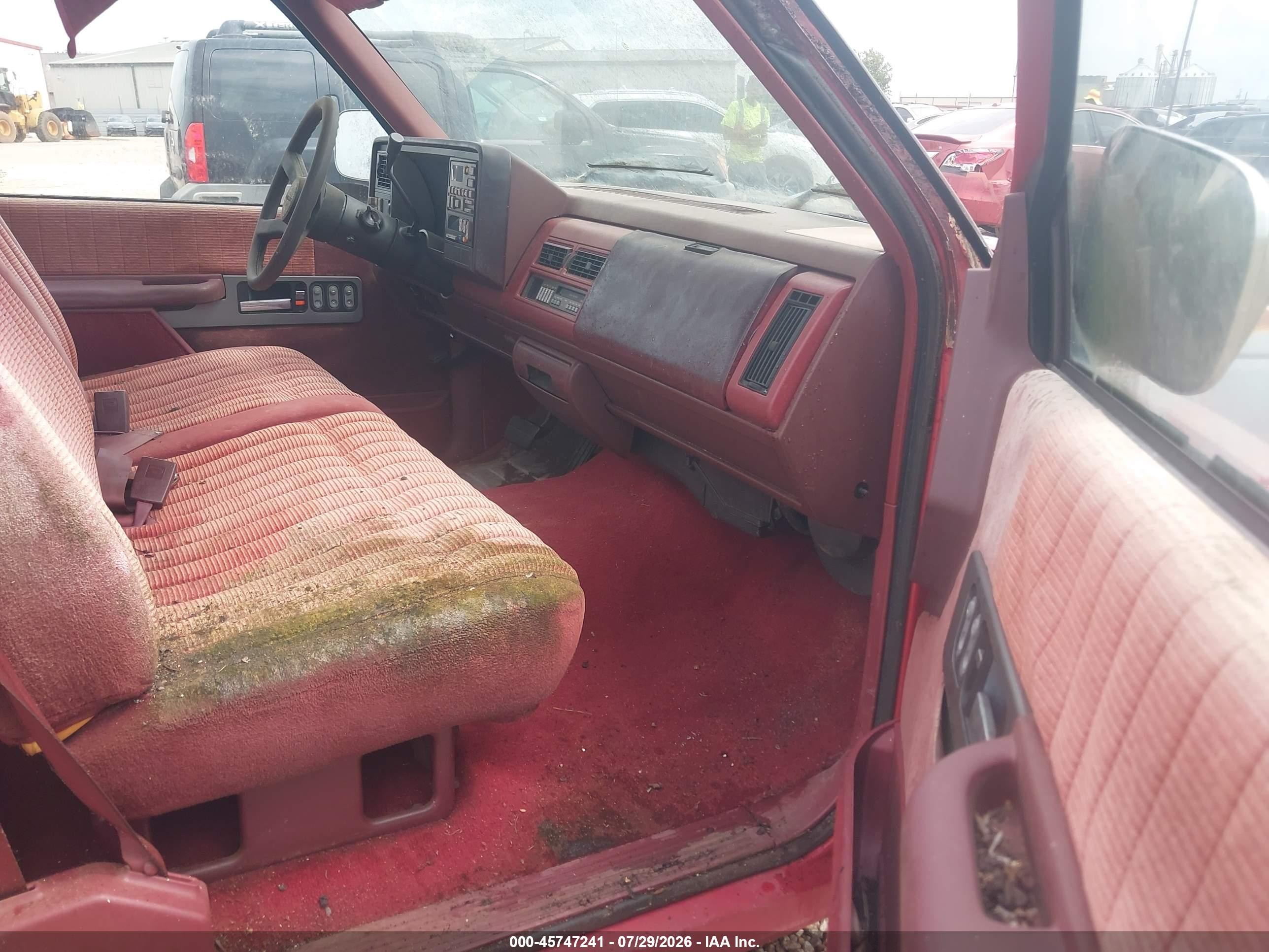 1990 Chevrolet Gmt-400 C1500 Red vin: 1GCDC14K3LZ255087