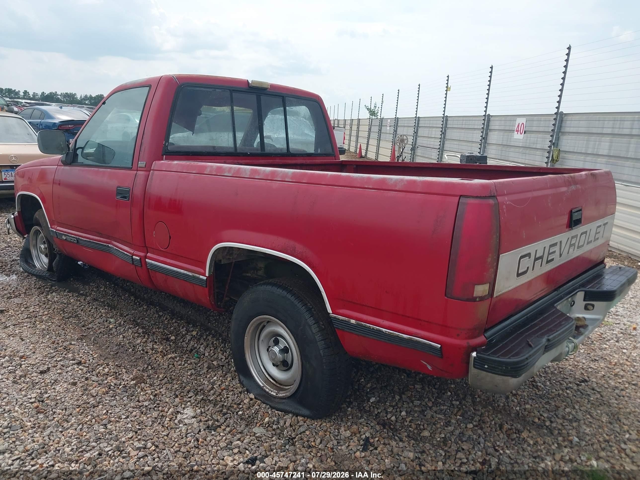 1990 Chevrolet Gmt-400 C1500 Red vin: 1GCDC14K3LZ255087