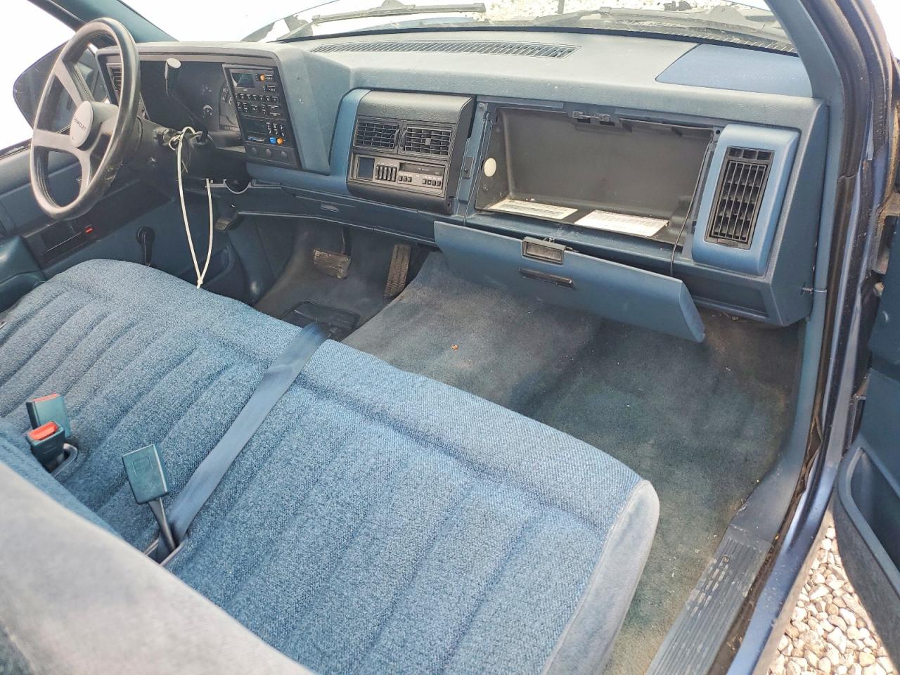 1988 Chevrolet Gmt-400 C1500 Two Tone vin: 1GCDC14K4JZ260277
