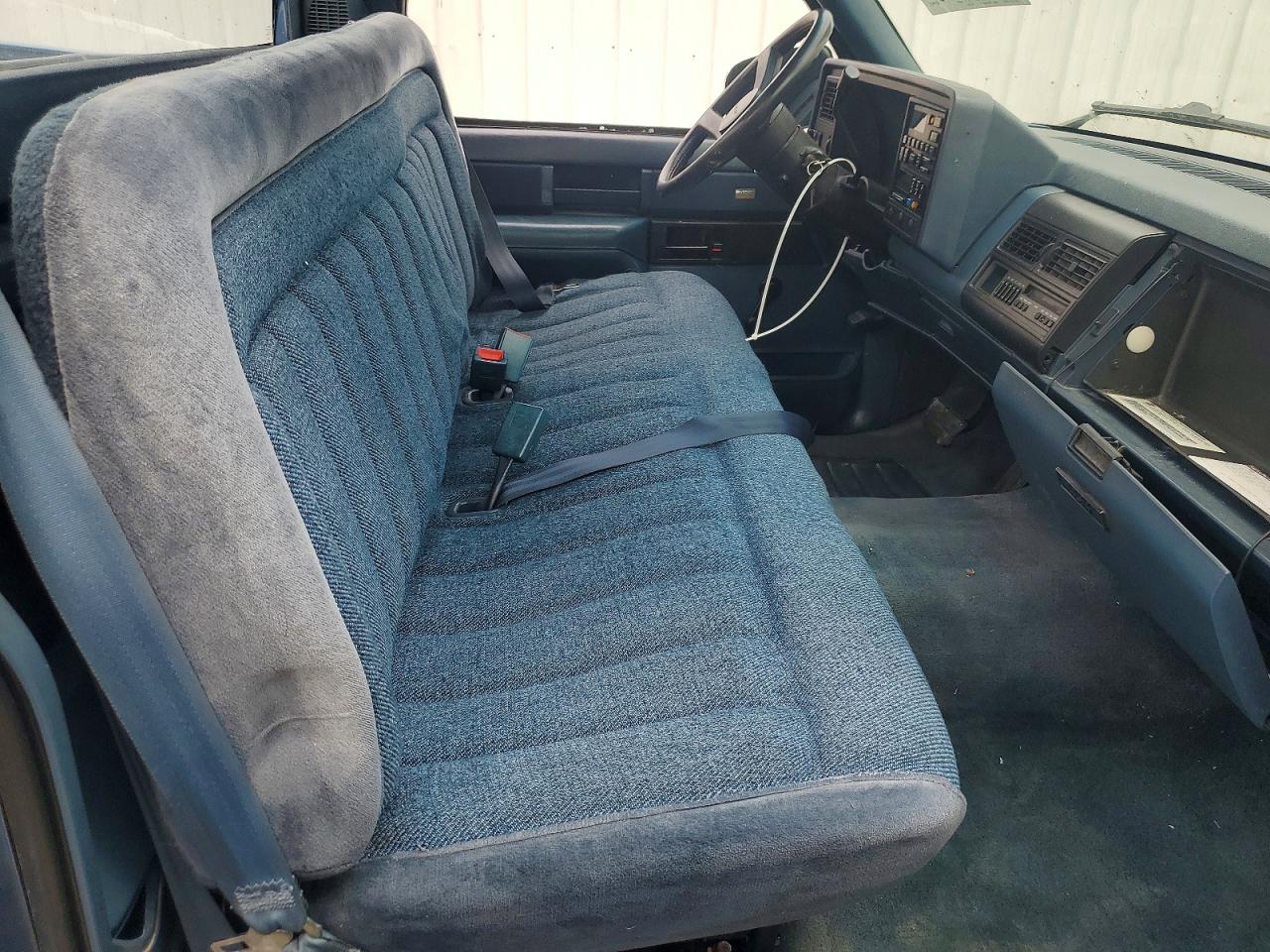 1988 Chevrolet Gmt-400 C1500 Two Tone vin: 1GCDC14K4JZ260277