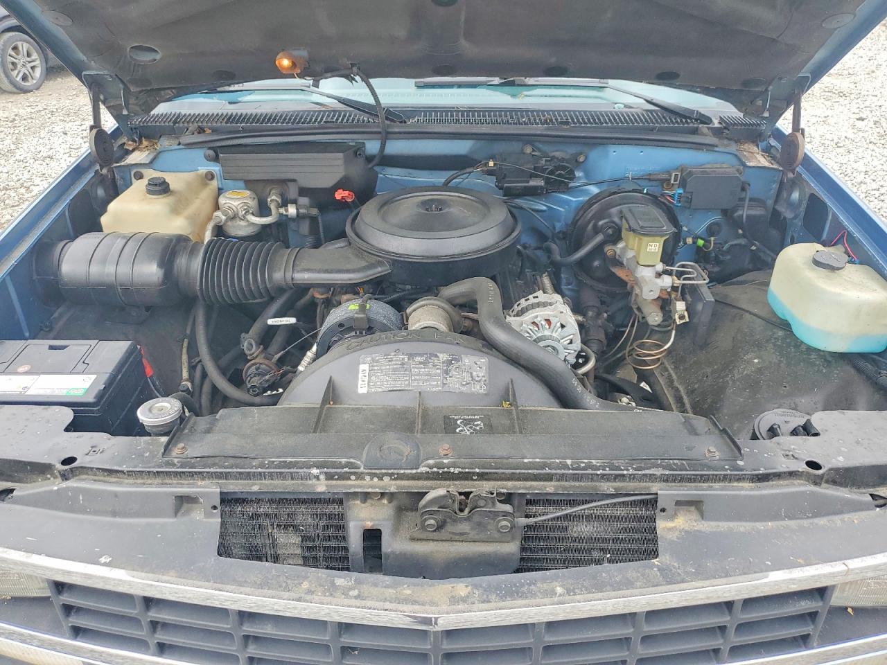 1988 Chevrolet Gmt-400 C1500 Two Tone vin: 1GCDC14K4JZ260277