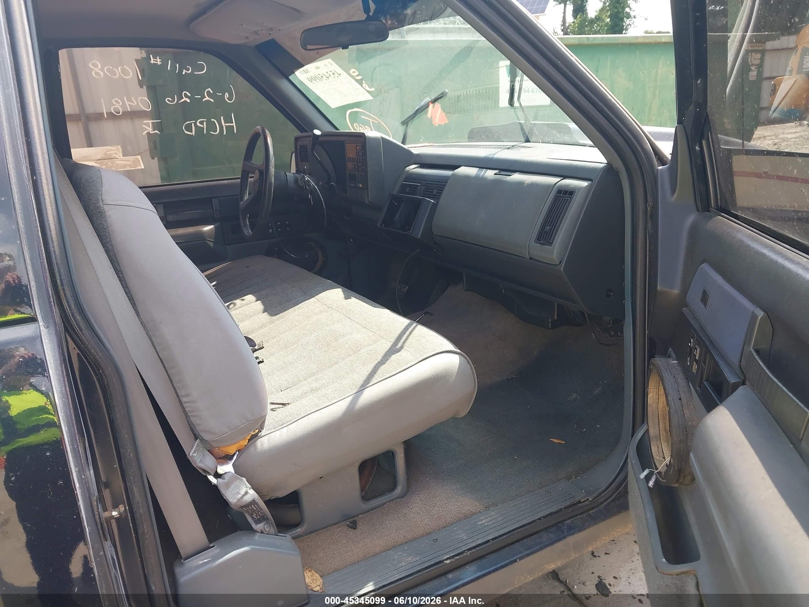 1989 Chevrolet Gmt-400 C1500 Blue vin: 1GCDC14K5KZ160481