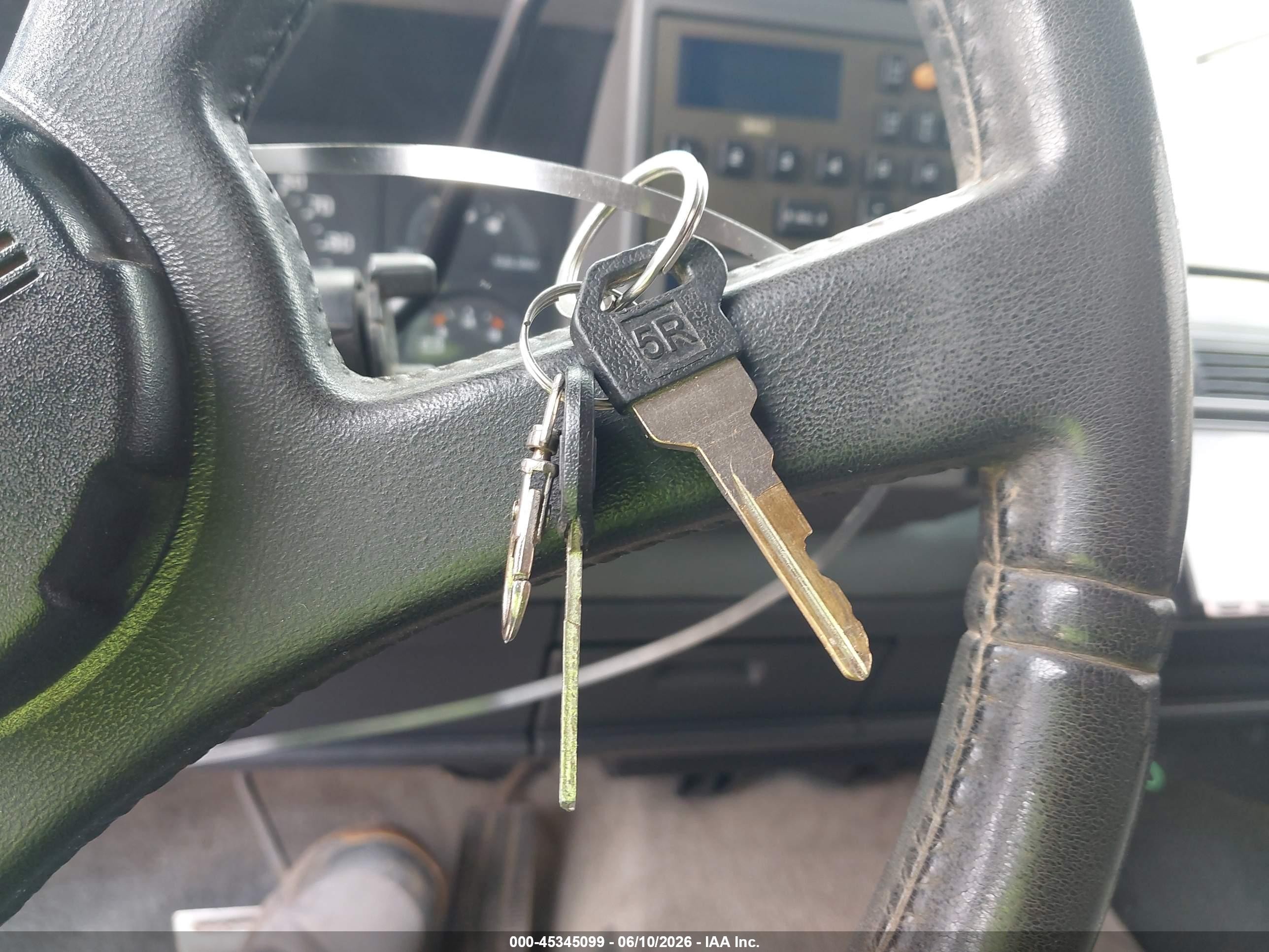 1989 Chevrolet Gmt-400 C1500 Blue vin: 1GCDC14K5KZ160481