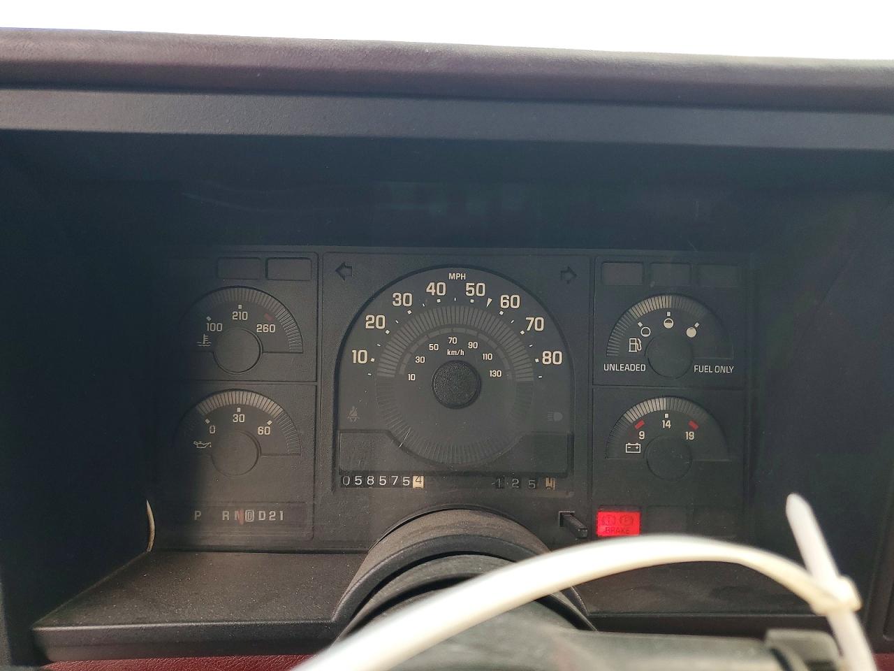 1988 Chevrolet Gmt-400 C1500 Белый vin: 1GCDC14K6JE130847