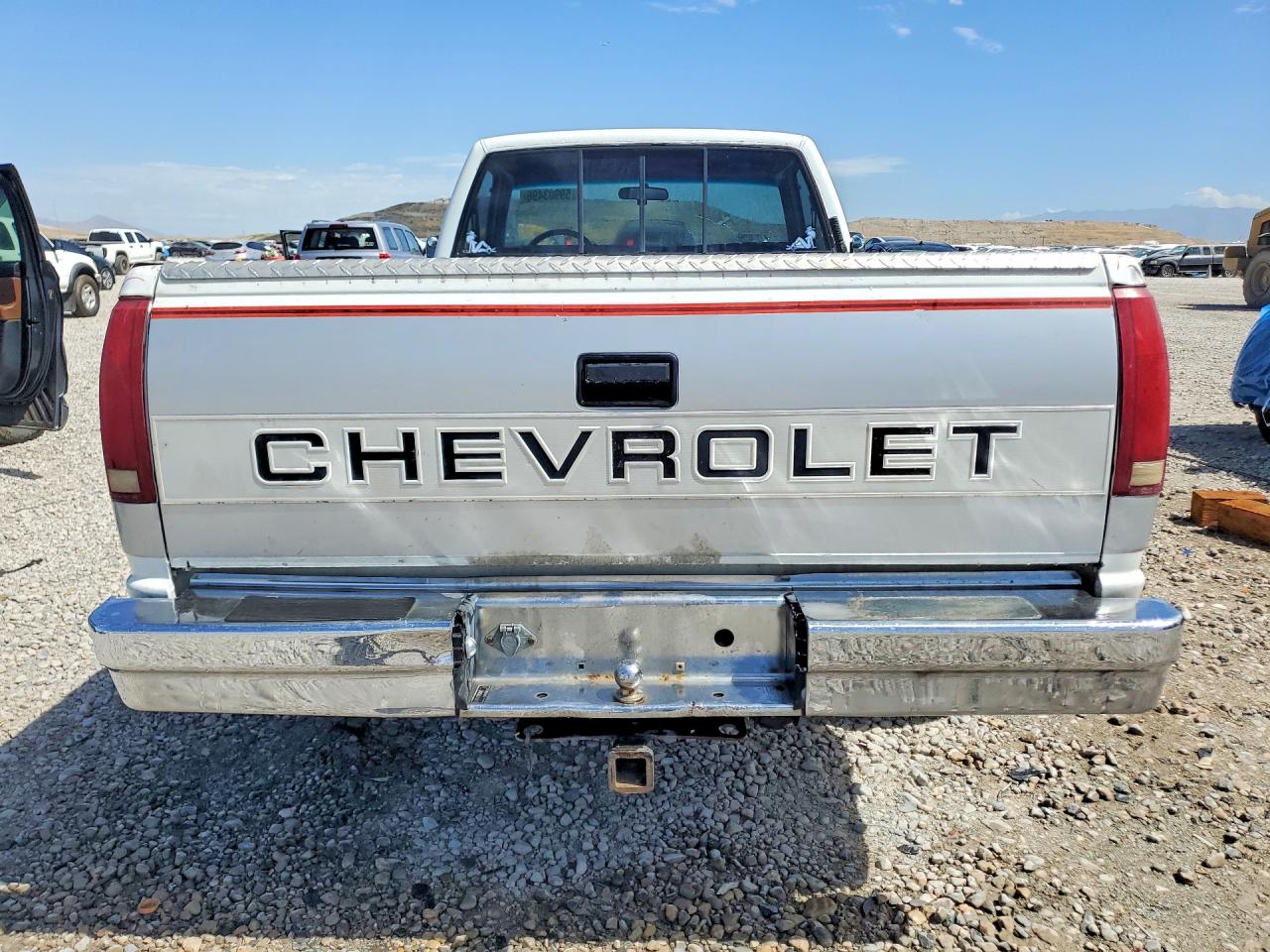 1988 Chevrolet Gmt-400 C1500 Белый vin: 1GCDC14K6JE130847
