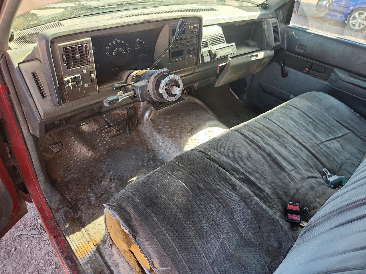 1989 Chevrolet Gmt-400 C1500 Red vin: 1GCDC14K6KE255204