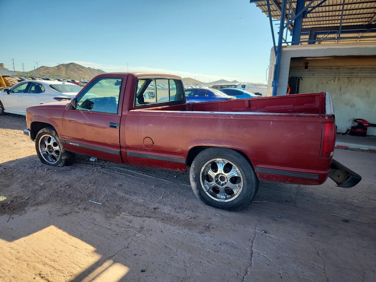 1989 Chevrolet Gmt-400 C1500 Red vin: 1GCDC14K6KE255204