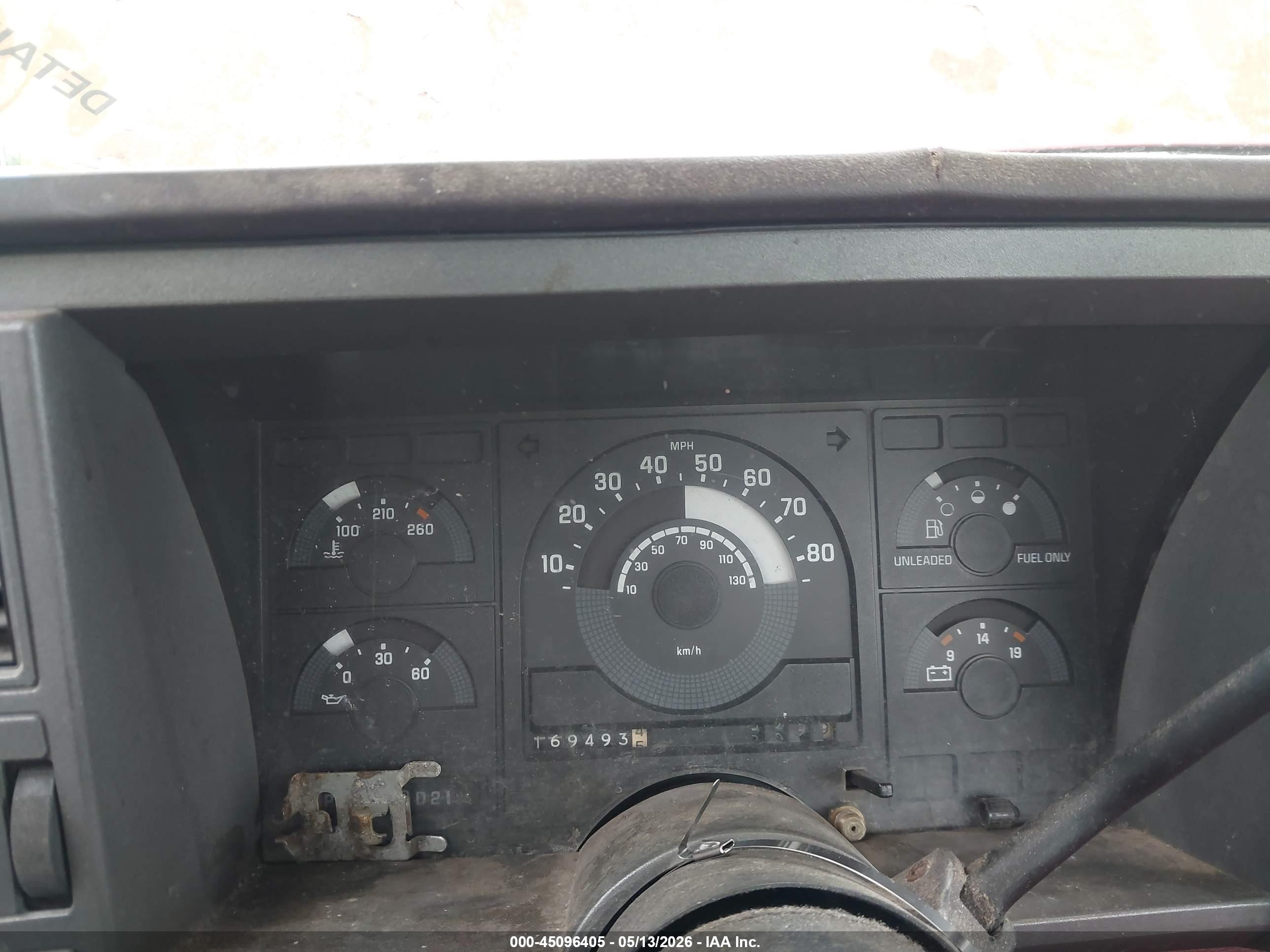 1989 Chevrolet Gmt-400 C1500 Maroon vin: 1GCDC14K7KE119468