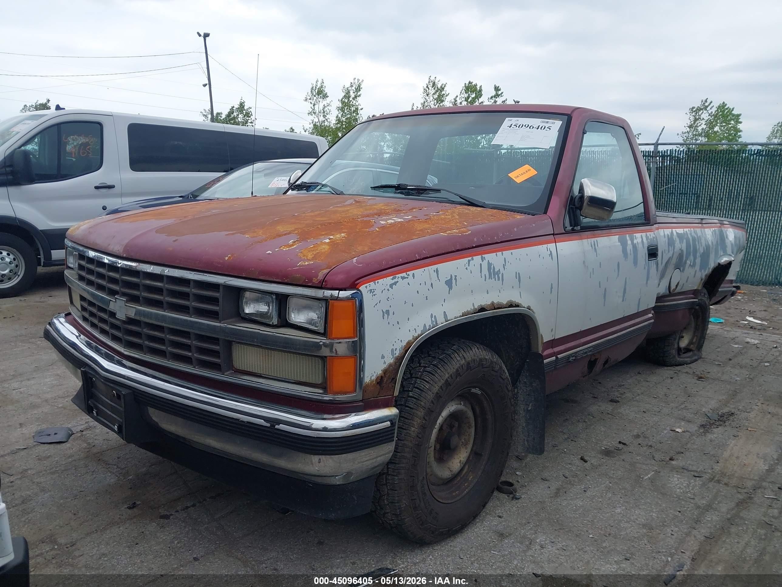 1989 Chevrolet Gmt-400 C1500 Maroon vin: 1GCDC14K7KE119468