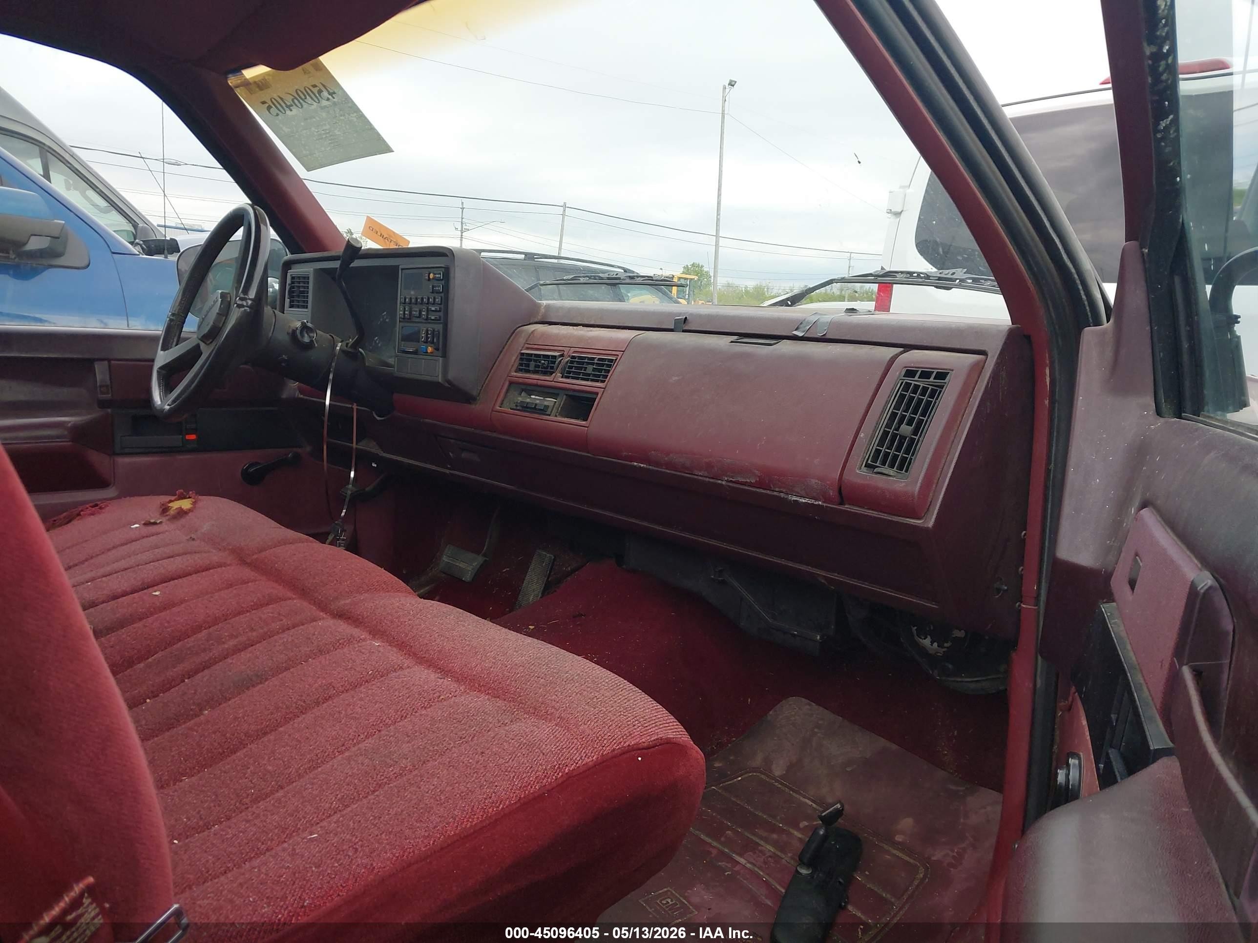 1989 Chevrolet Gmt-400 C1500 Maroon vin: 1GCDC14K7KE119468