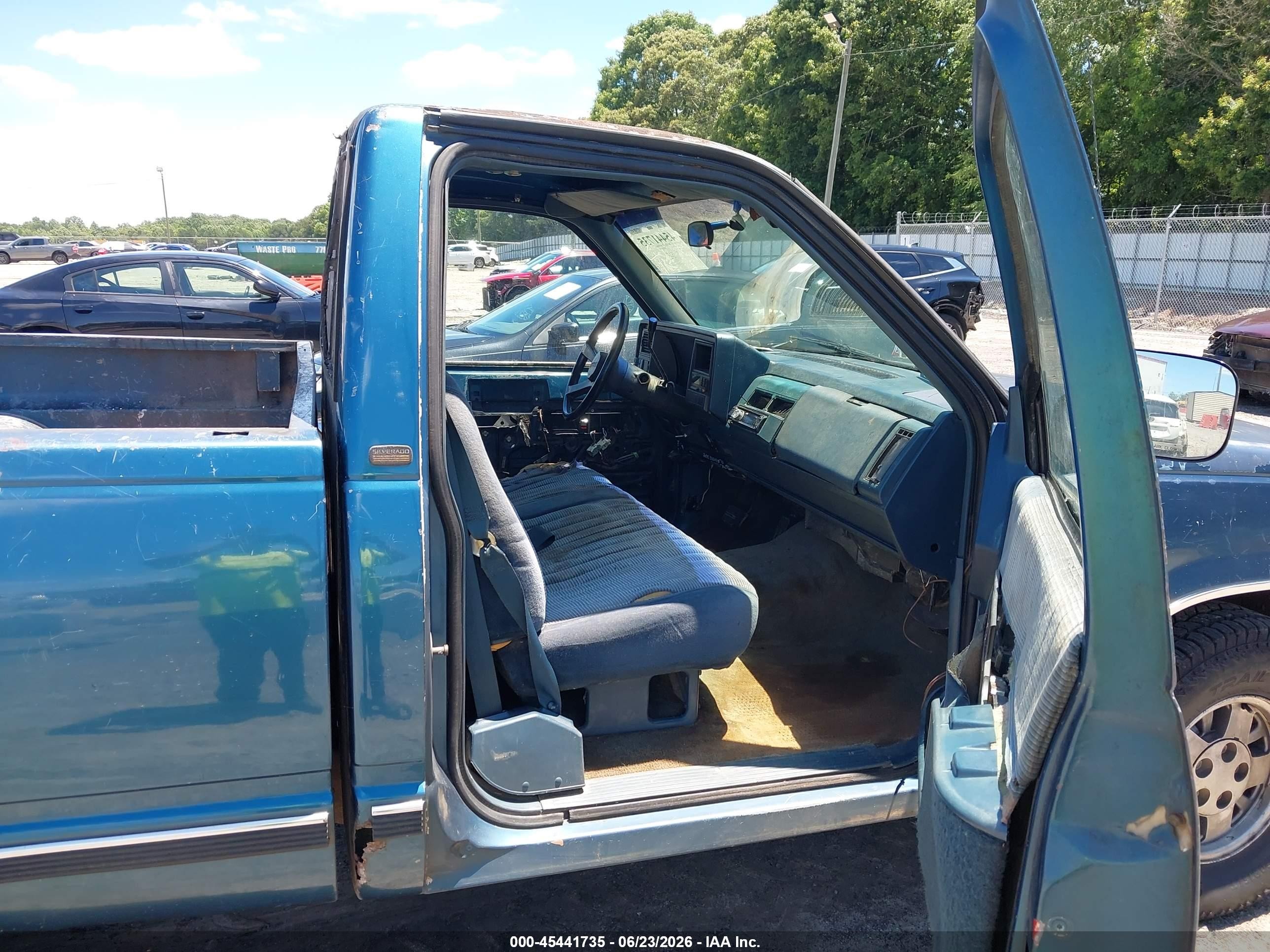 1990 Chevrolet Gmt-400 C1500 Blue vin: 1GCDC14K7LZ239961