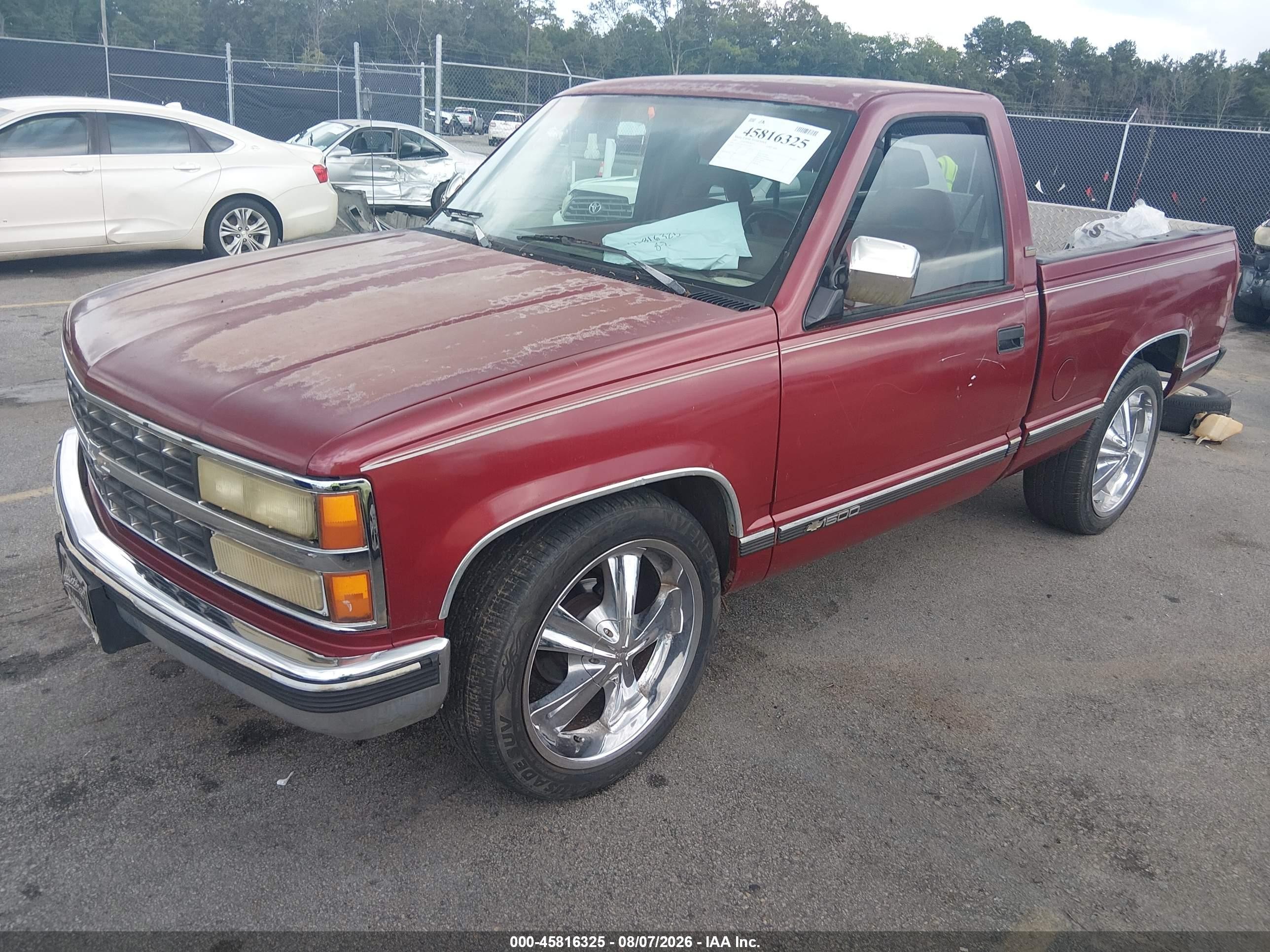 1992 Chevrolet Gmt-400 C1500 Red vin: 1GCDC14K7NZ122948