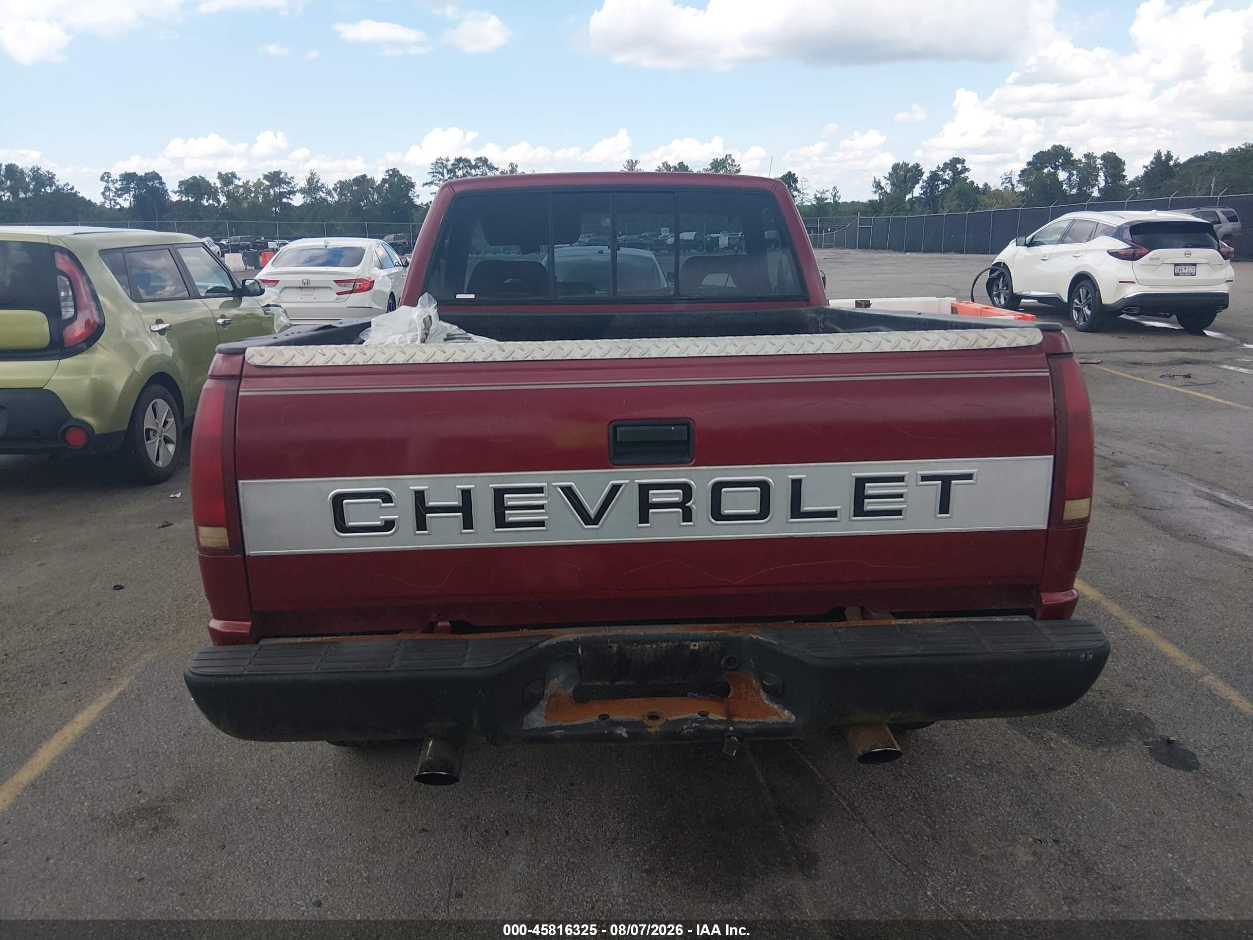 1992 Chevrolet Gmt-400 C1500 Red vin: 1GCDC14K7NZ122948