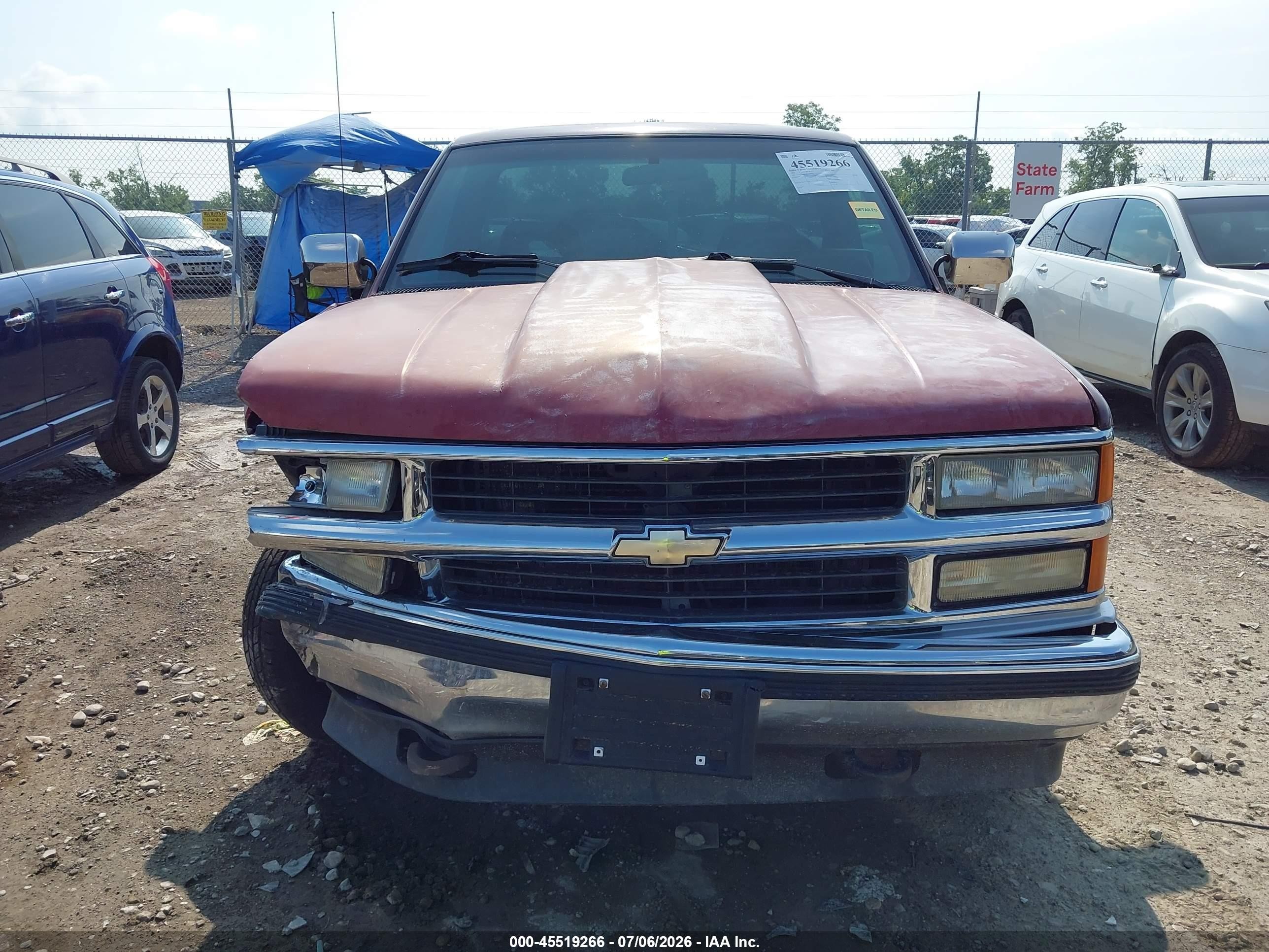 1994 Chevrolet Gmt-400 C1500 Red vin: 1GCDC14K7RZ258938