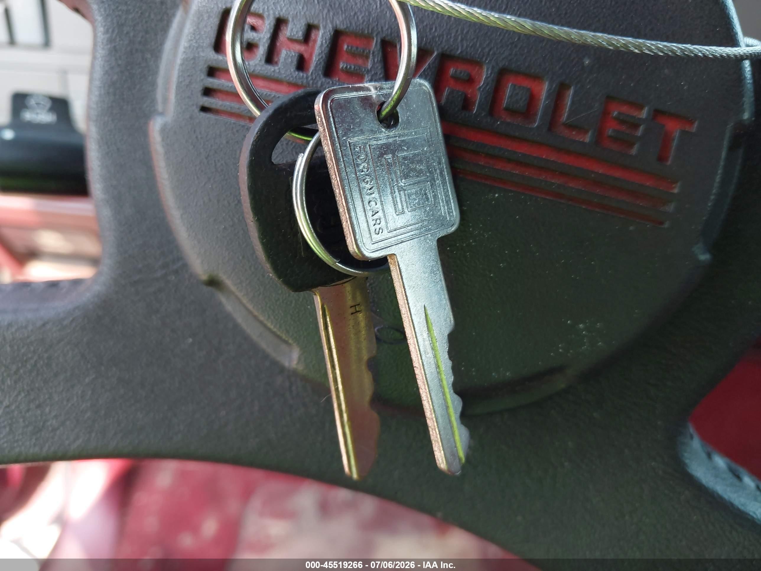 1994 Chevrolet Gmt-400 C1500 Red vin: 1GCDC14K7RZ258938