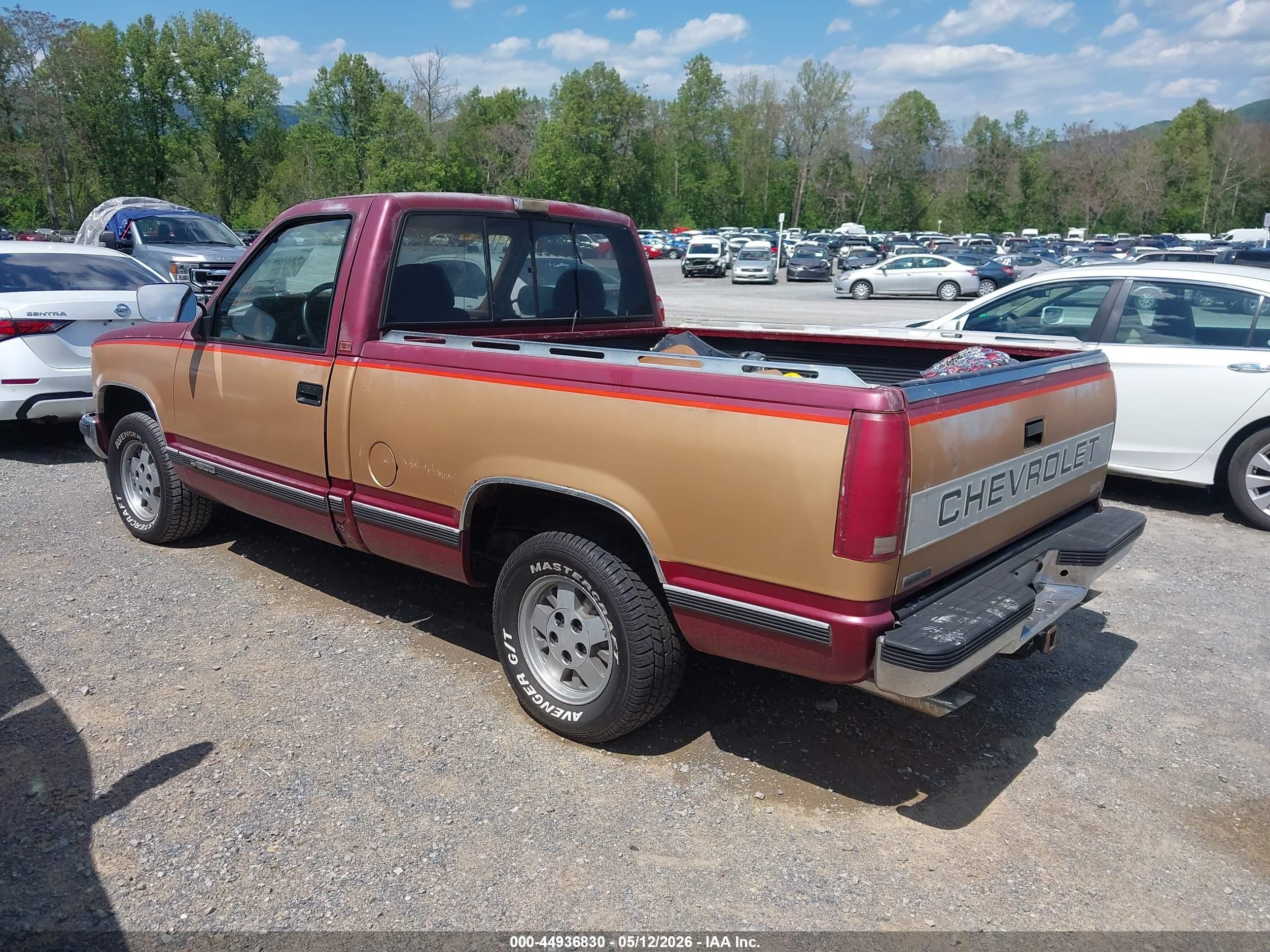 1989 Chevrolet Gmt-400 C1500 Red vin: 1GCDC14K8KZ115891