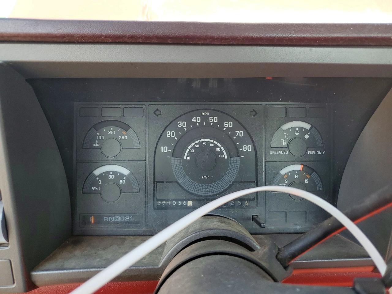 1990 Chevrolet Gmt-400 C1500 Red vin: 1GCDC14K8LE256372