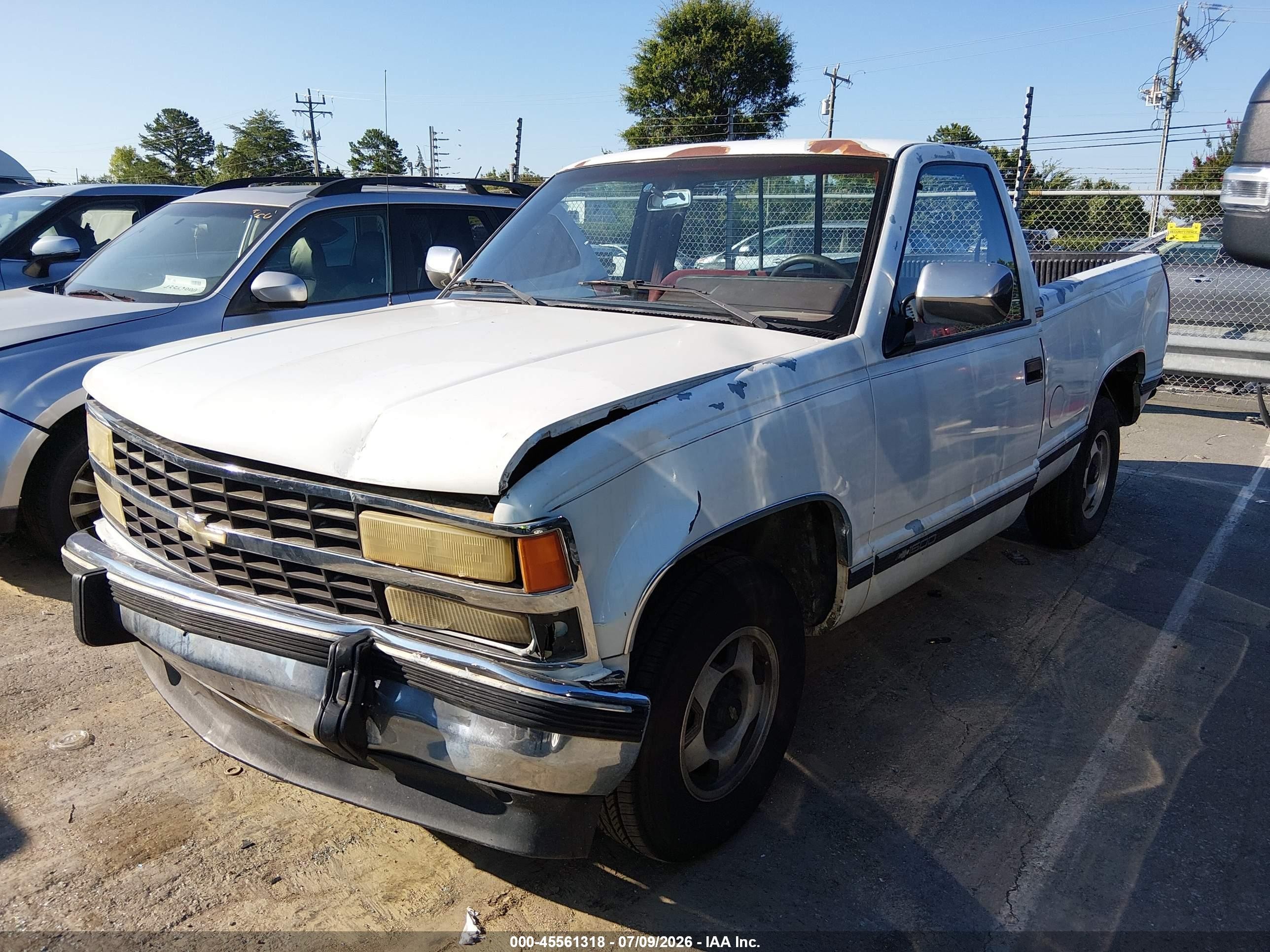 1991 Chevrolet Gmt-400 C1500 White vin: 1GCDC14K8MZ107874