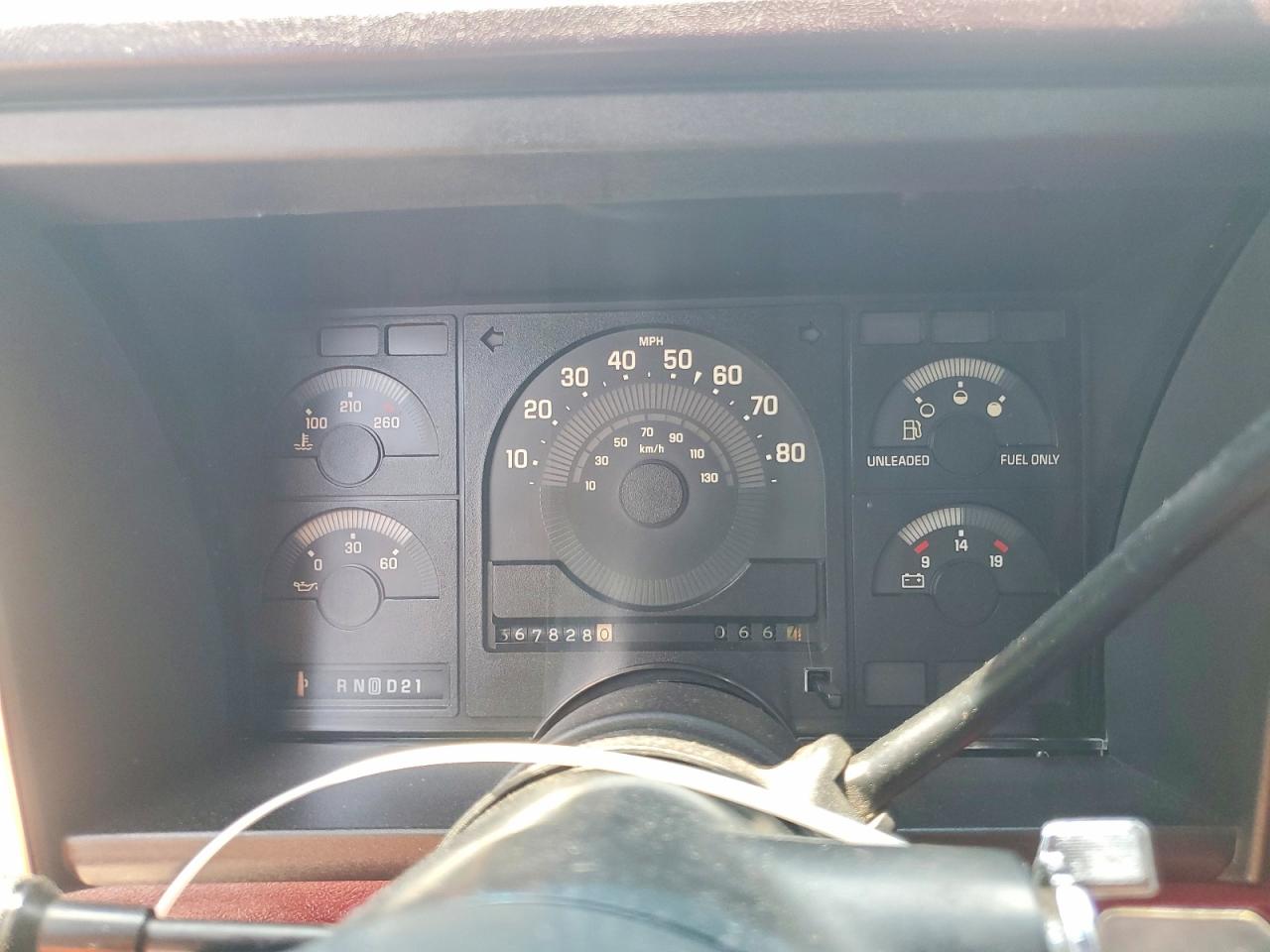 1988 Chevrolet Gmt-400 C1500 Двухцветный vin: 1GCDC14KXJZ189795