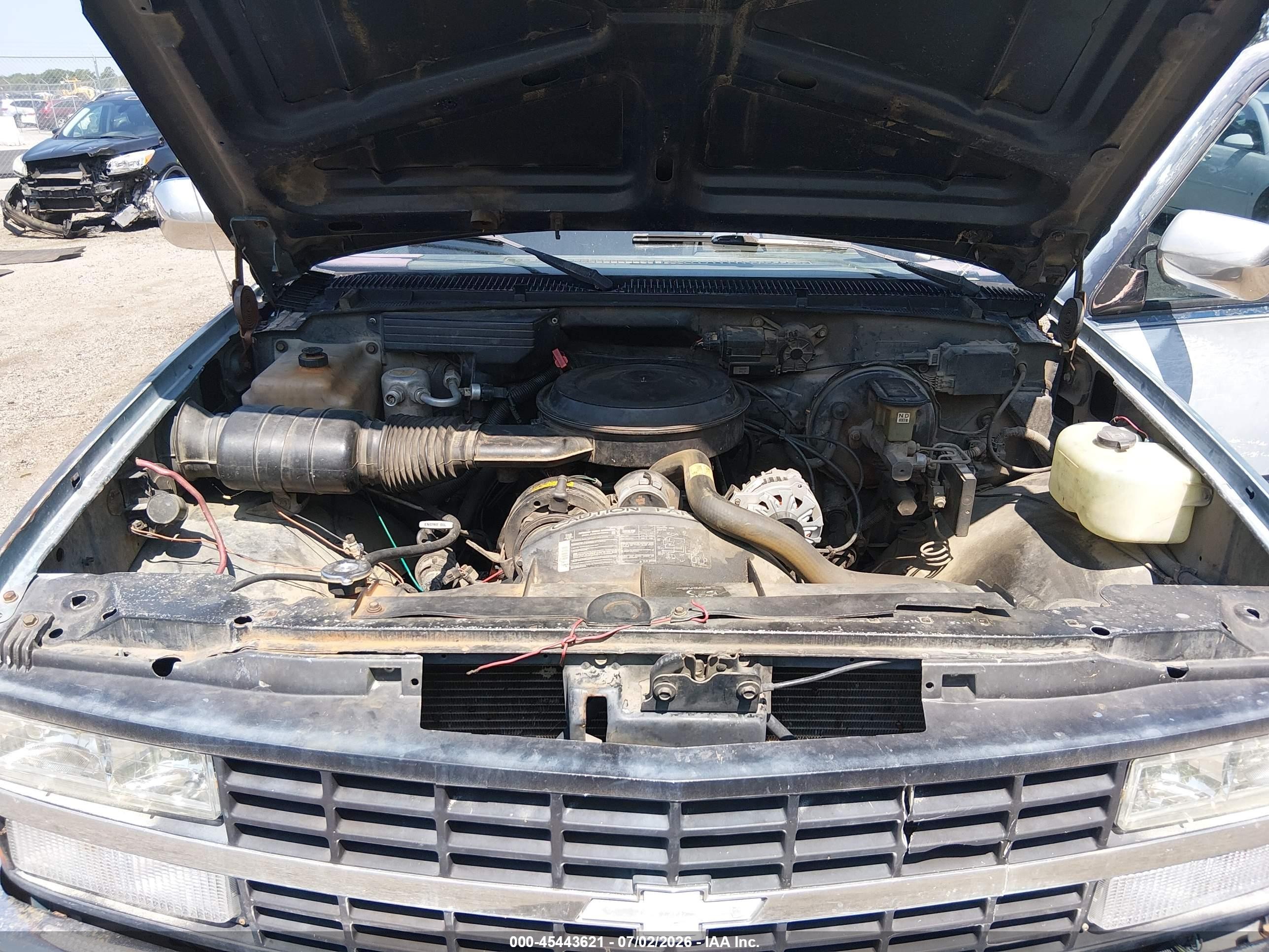 1988 Chevrolet Gmt-400 C1500 Синий vin: 1GCDC14KXJZ221063