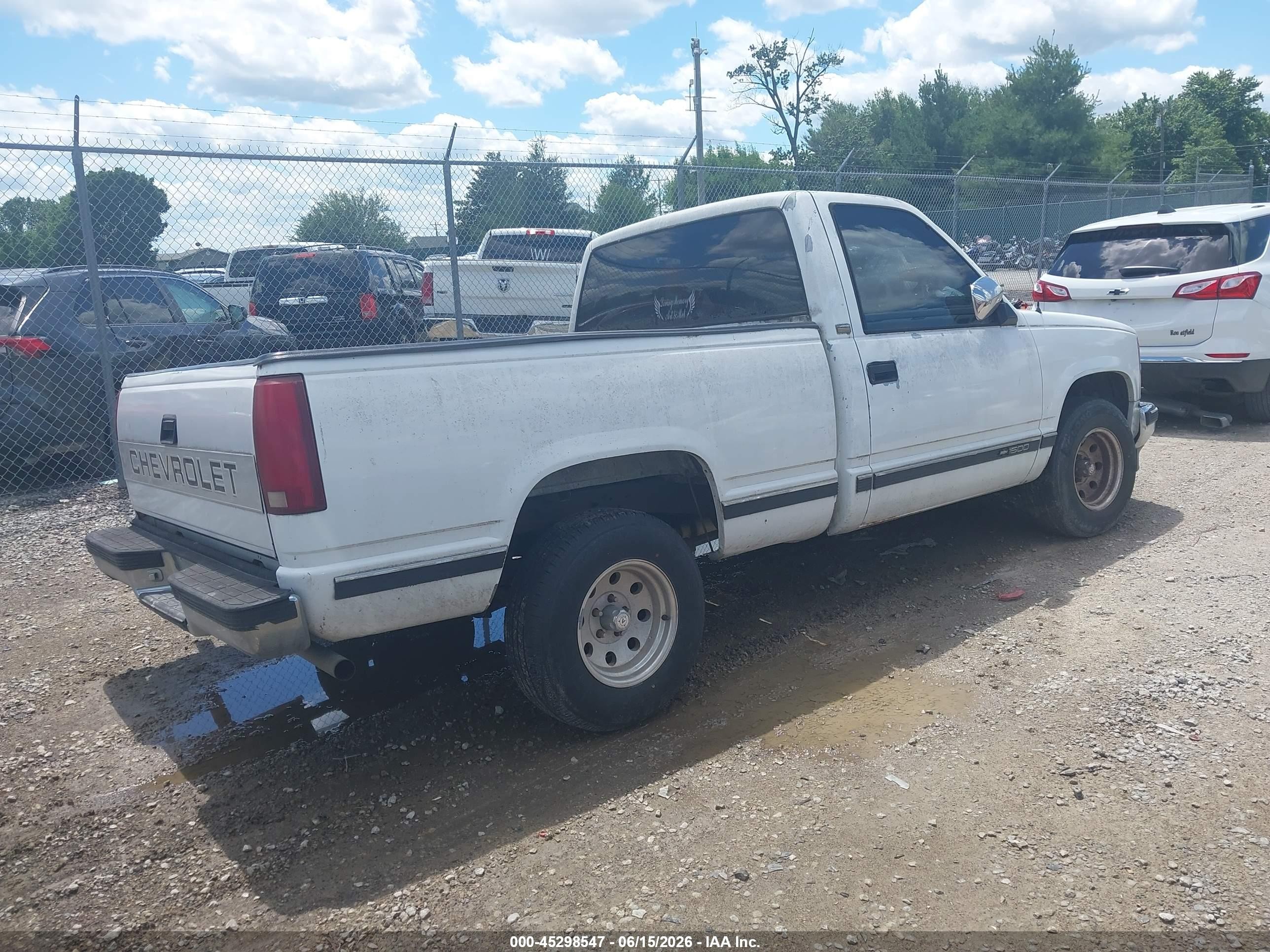 1990 Chevrolet Gmt-400 C1500 White vin: 1GCDC14KXLZ241719