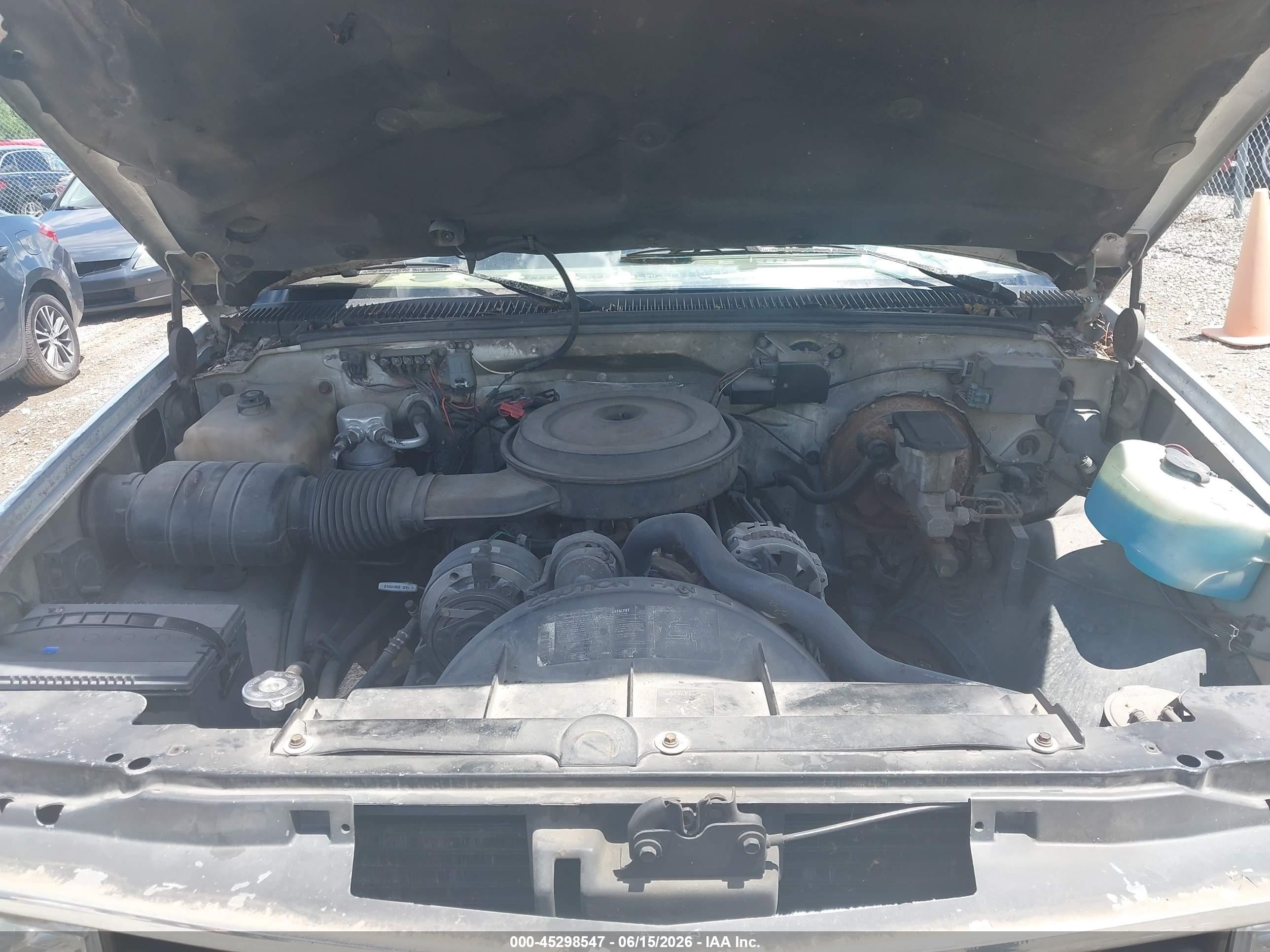 1990 Chevrolet Gmt-400 C1500 White vin: 1GCDC14KXLZ241719