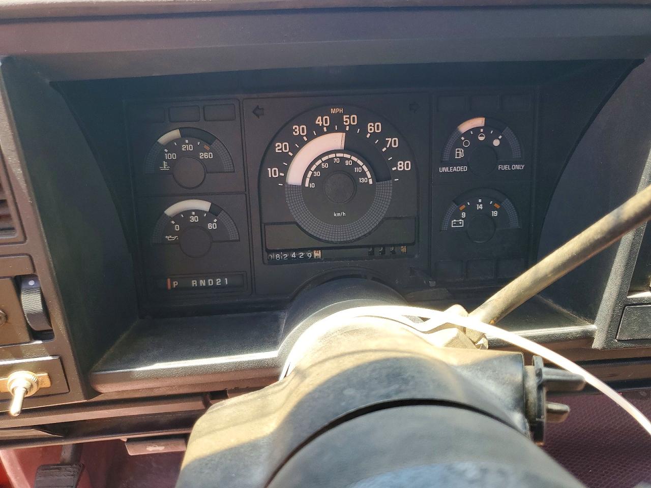 1988 Chevrolet Gmt-400 C1500 Red vin: 1GCDC14Z0JZ318110