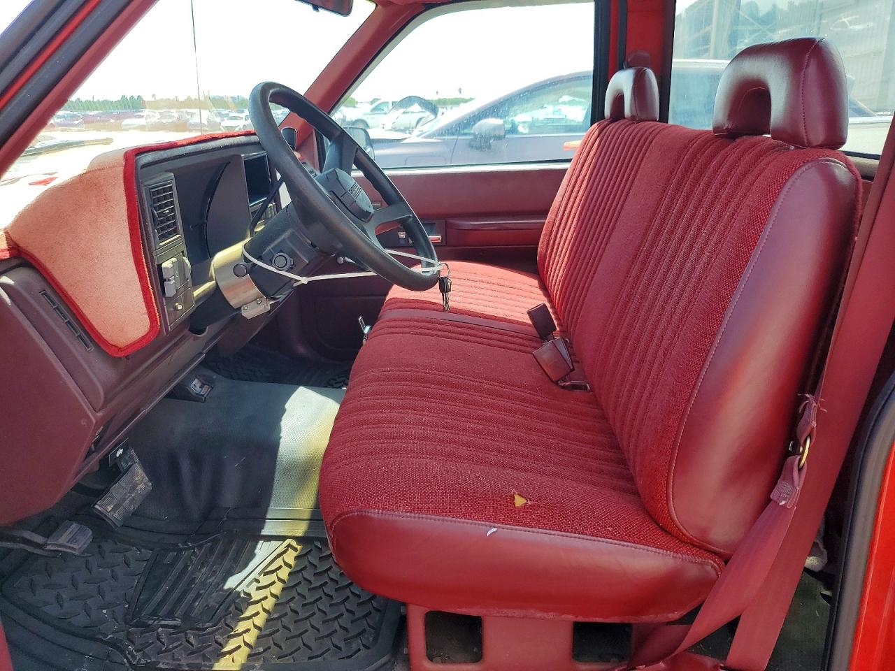 1993 Chevrolet Gmt-400 C1500 Red vin: 1GCDC14Z4PZ233067