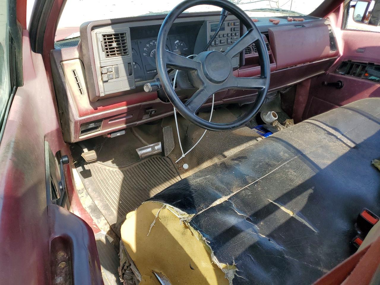 1989 Chevrolet Gmt-400 C1500 Red vin: 1GCDC14Z5KZ123265