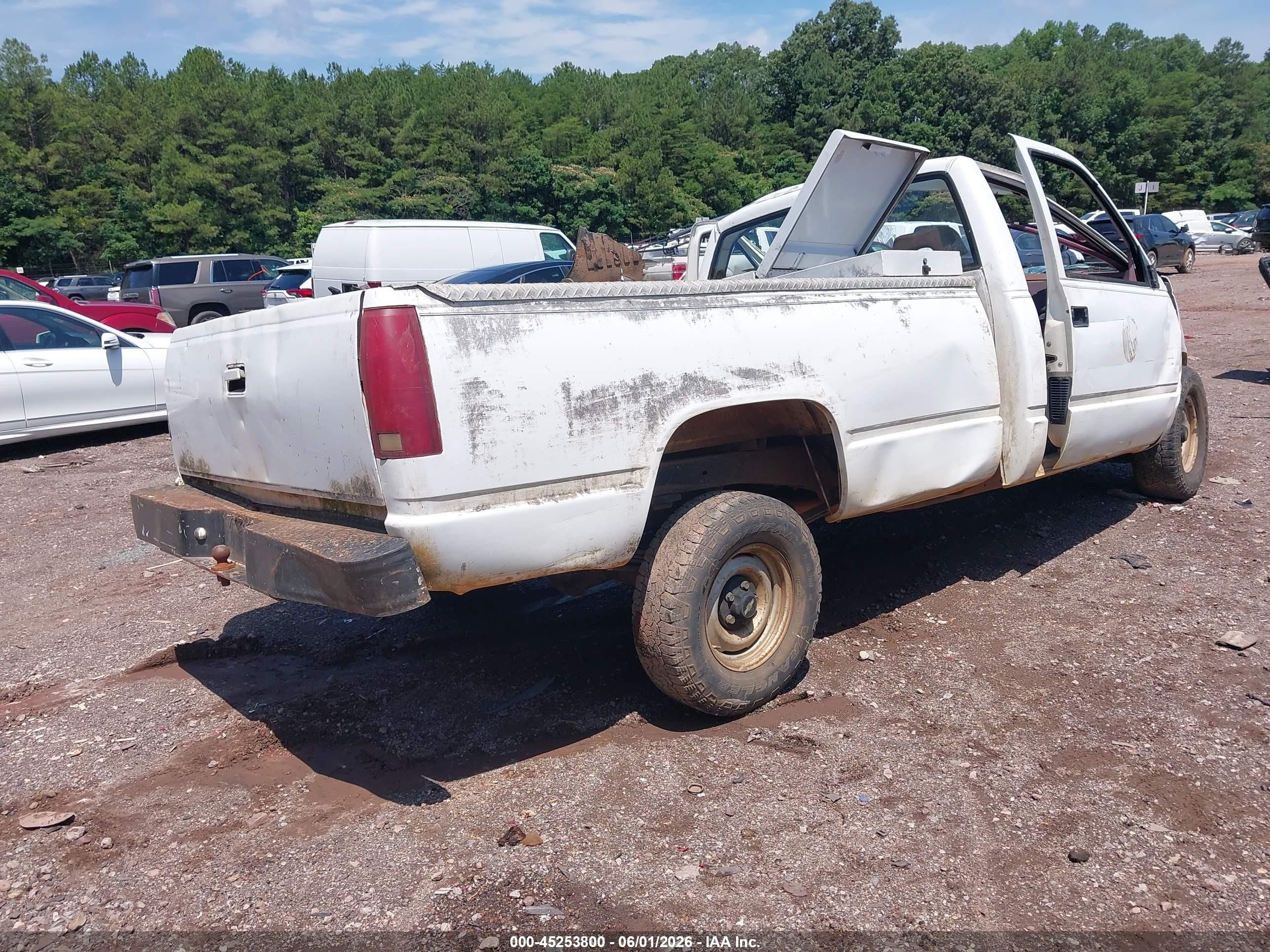1992 Chevrolet Gmt-400 C1500 White vin: 1GCDC14Z6NE199587