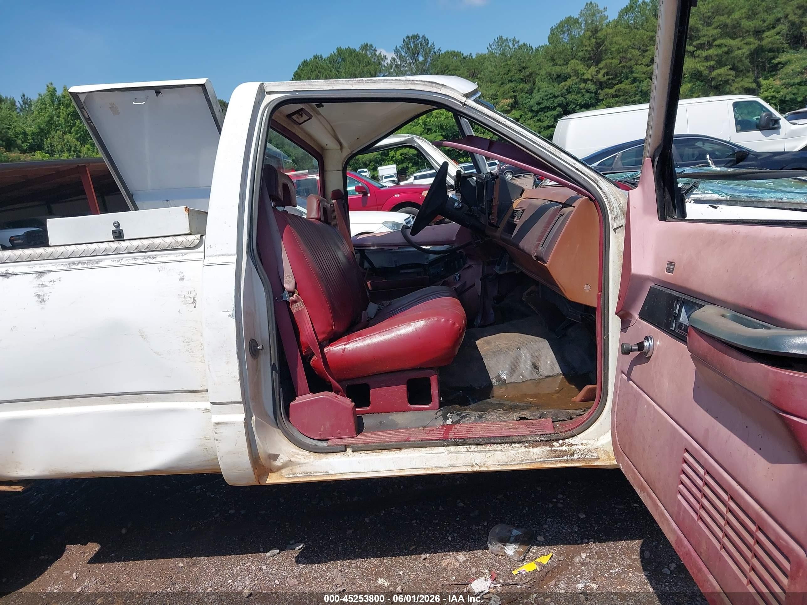 1992 Chevrolet Gmt-400 C1500 White vin: 1GCDC14Z6NE199587