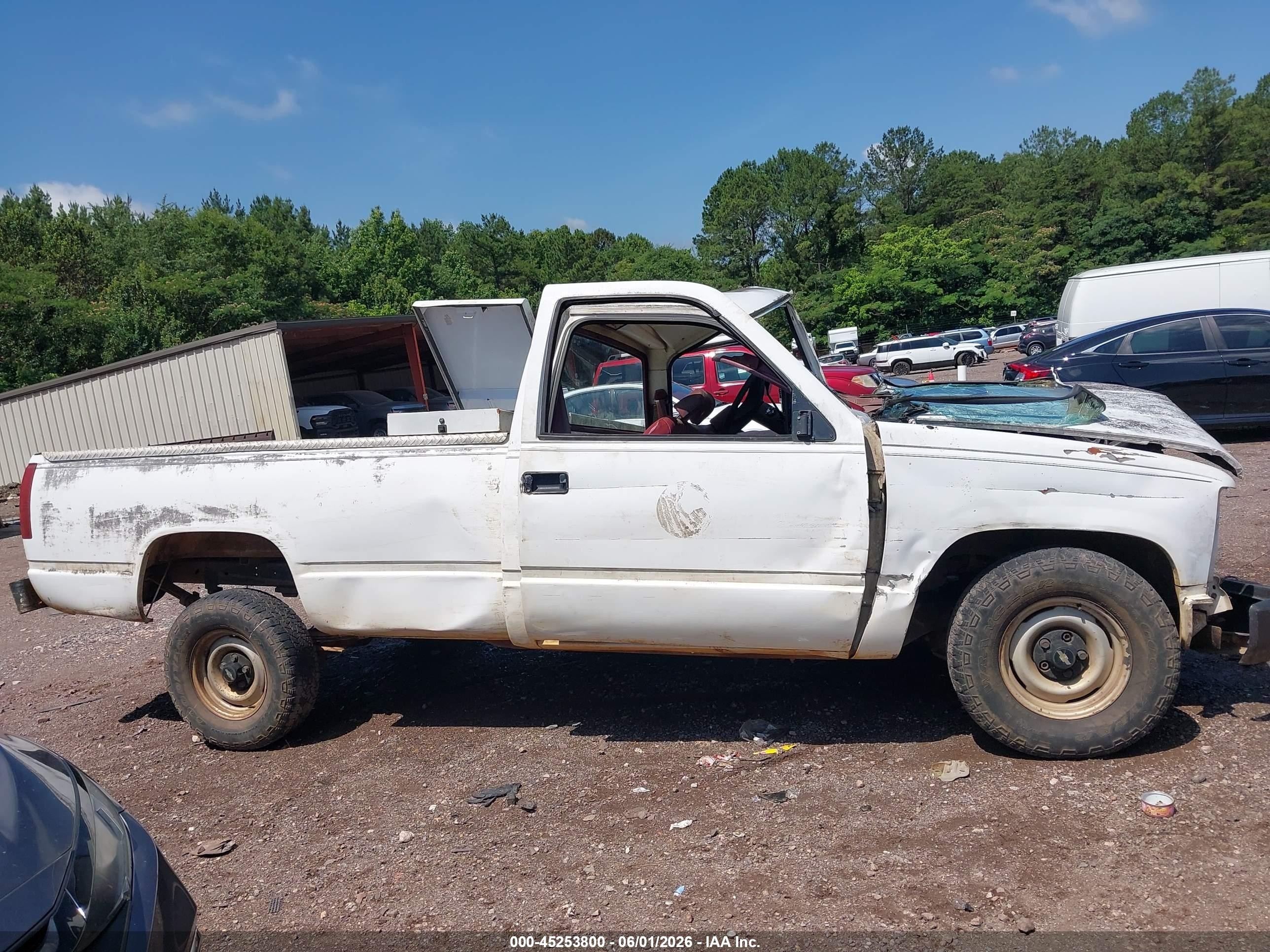 1992 Chevrolet Gmt-400 C1500 White vin: 1GCDC14Z6NE199587