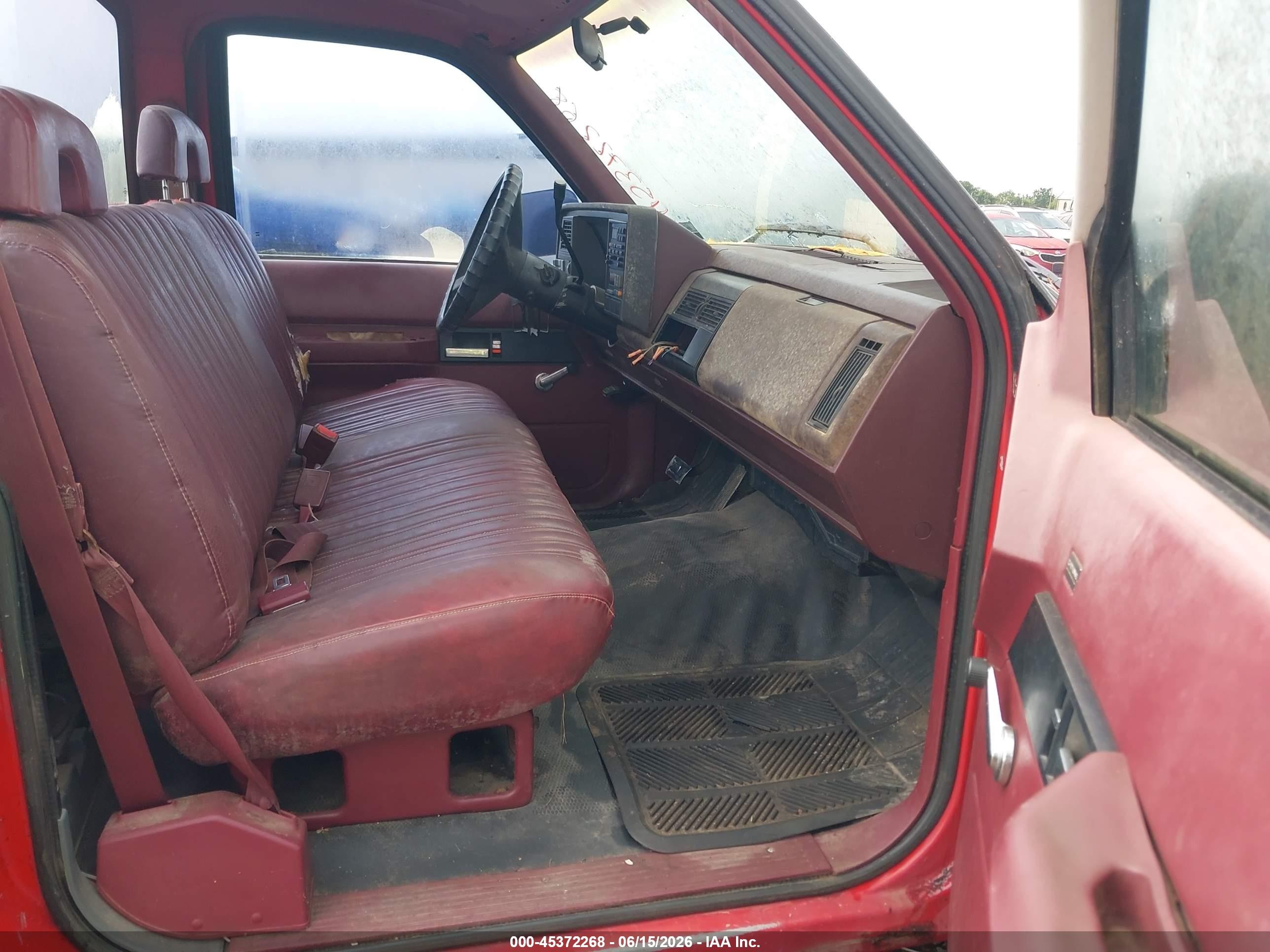 1992 Chevrolet Gmt-400 C1500 Red vin: 1GCDC14Z8NE164369