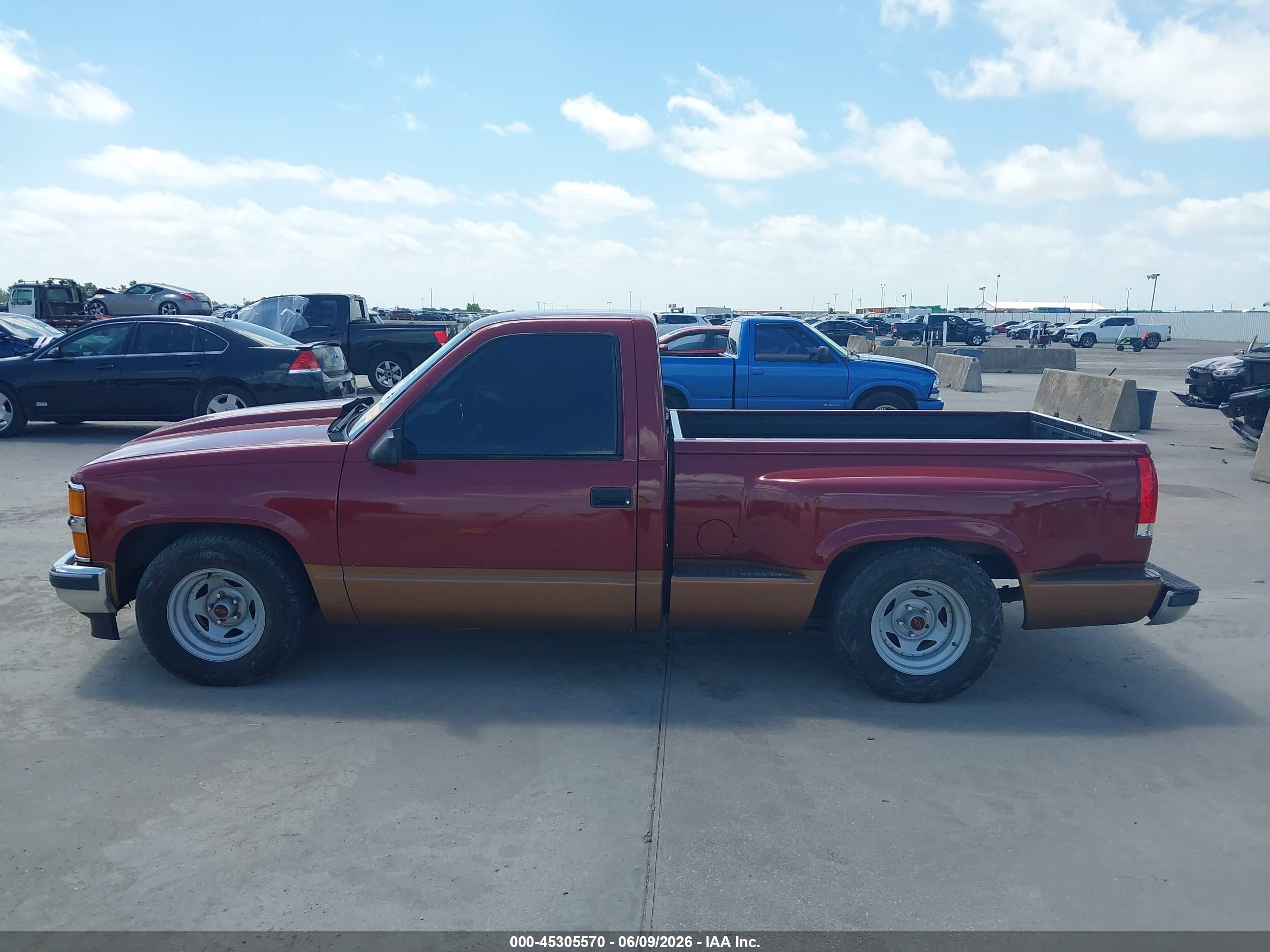 1994 Chevrolet Gmt-400 C1500 Red vin: 1GCDC14Z9RZ192499