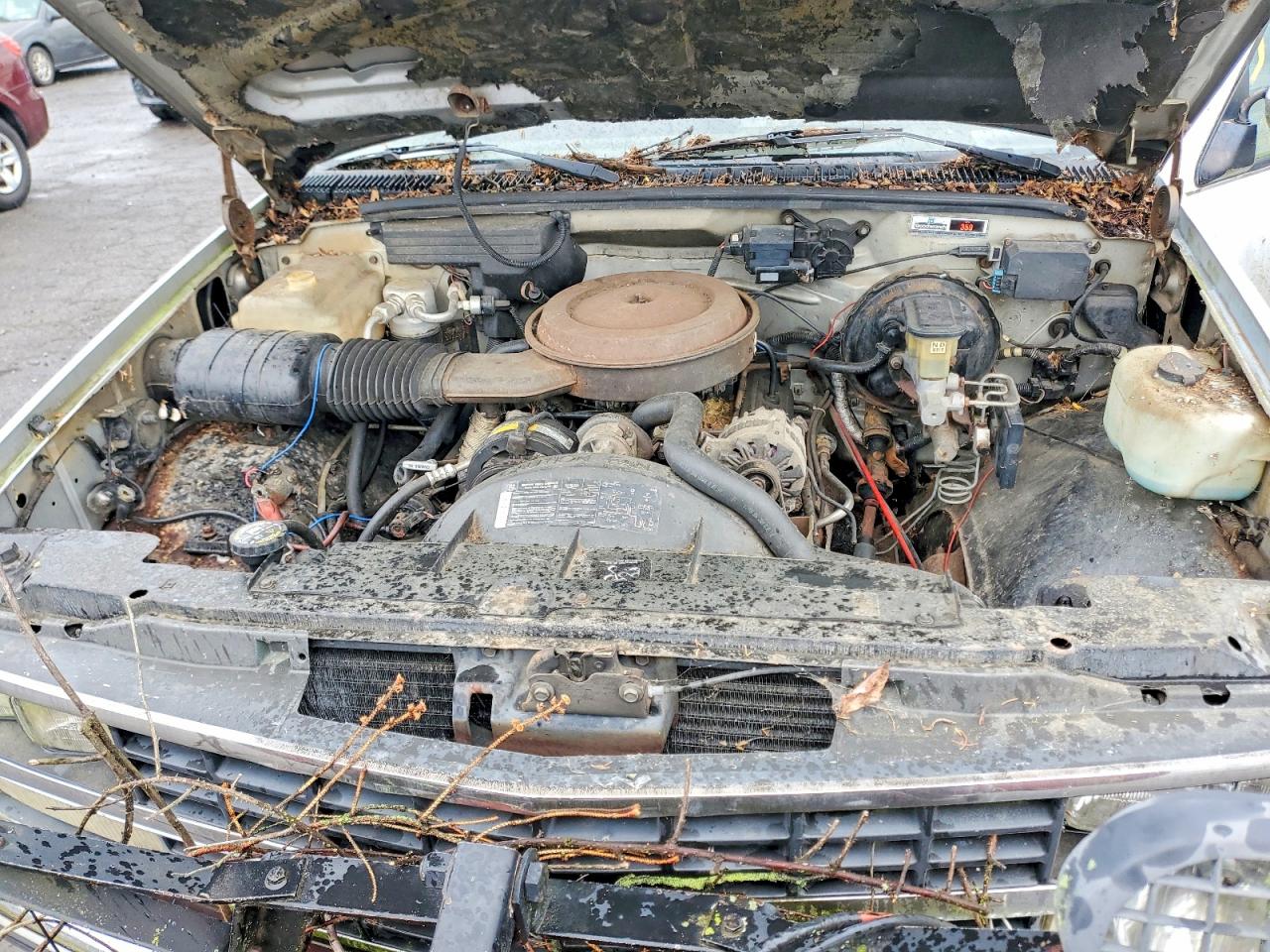 1988 Chevrolet Gmt-400 K1500 Silver vin: 1GCDK14K1JZ328313