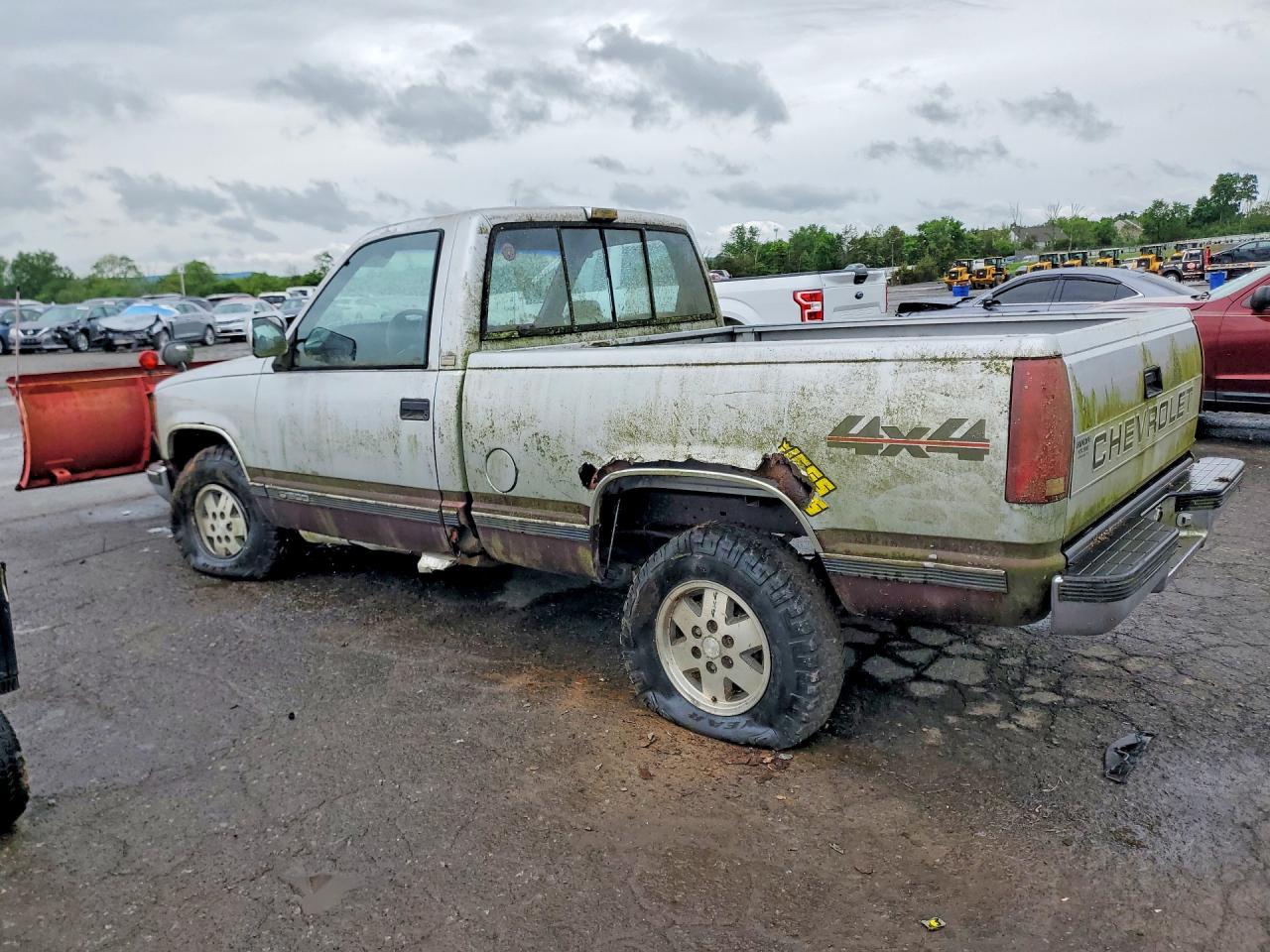 1988 Chevrolet Gmt-400 K1500 Silver vin: 1GCDK14K1JZ328313
