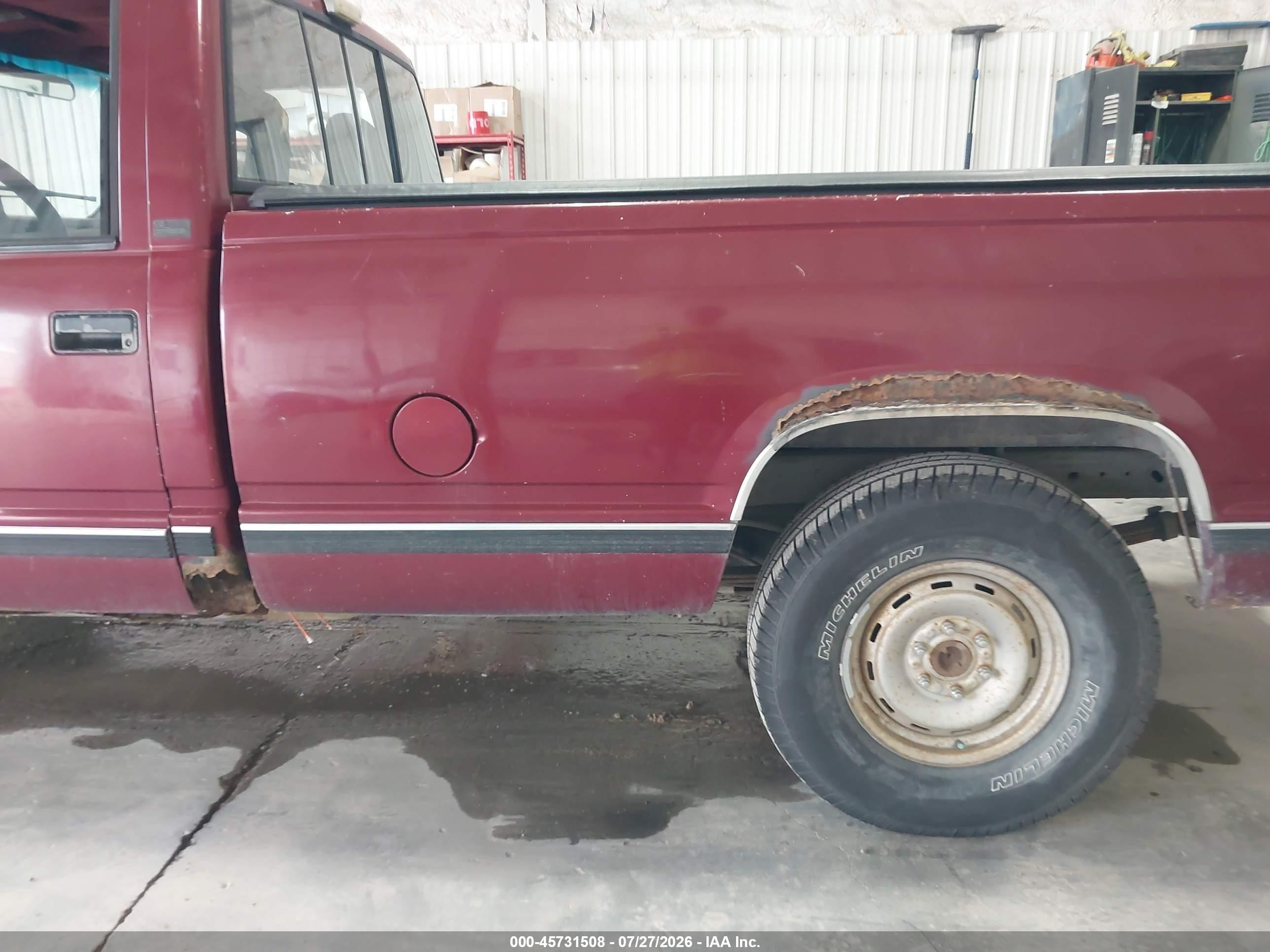 1988 Chevrolet Gmt-400 K1500 Maroon vin: 1GCDK14K4JE145687