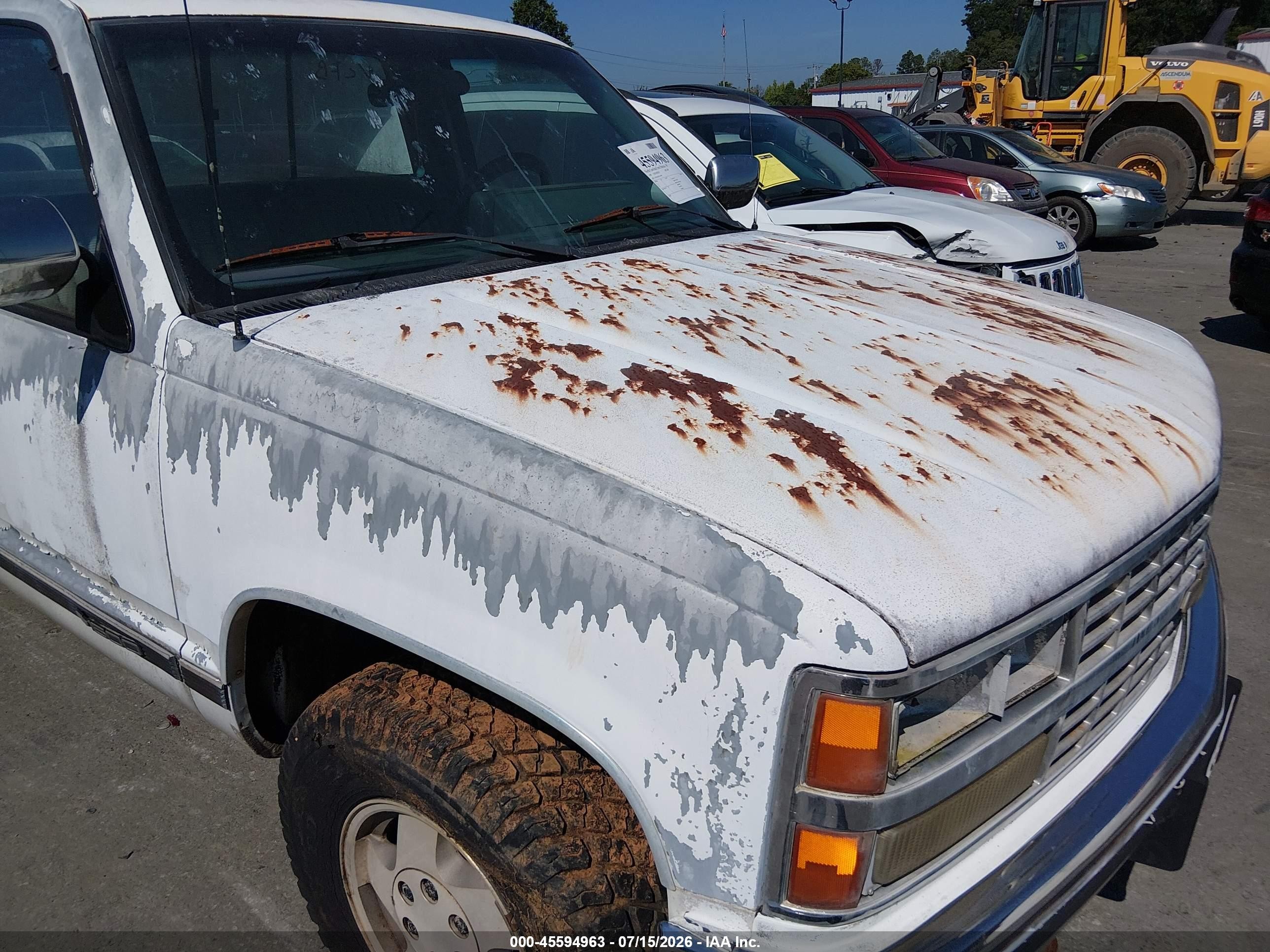 1990 Chevrolet Gmt-400 K1500 White vin: 1GCDK14K4LZ124995