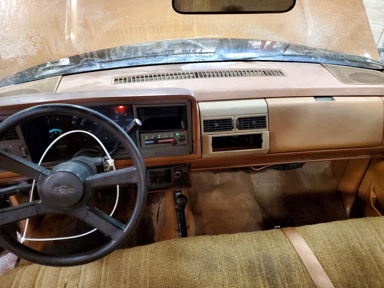 1989 Chevrolet Gmt-400 K1500 Two Tone vin: 1GCDK14K5KE226456