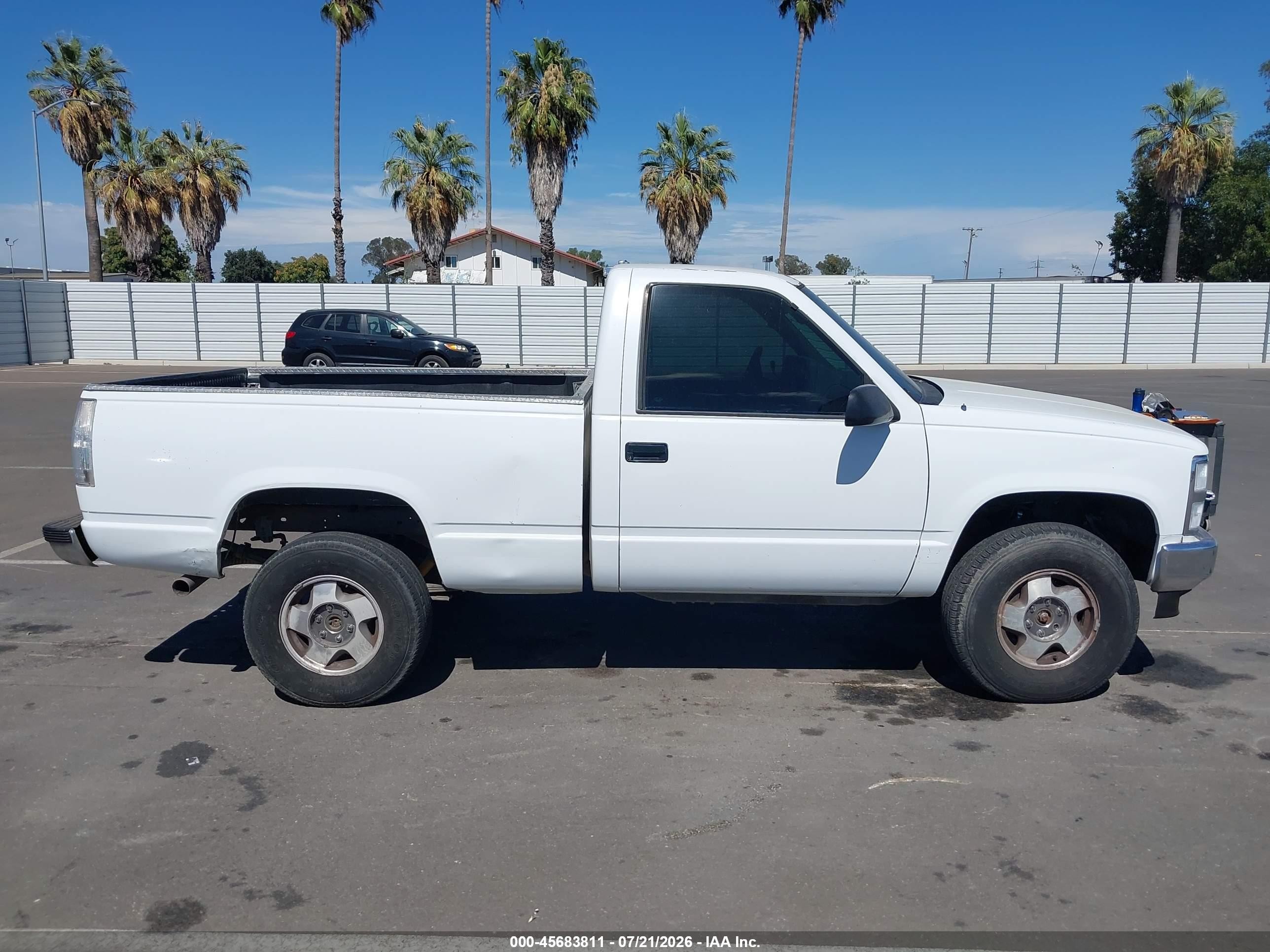 1990 Chevrolet Gmt-400 K1500 Белый vin: 1GCDK14K7LZ146666