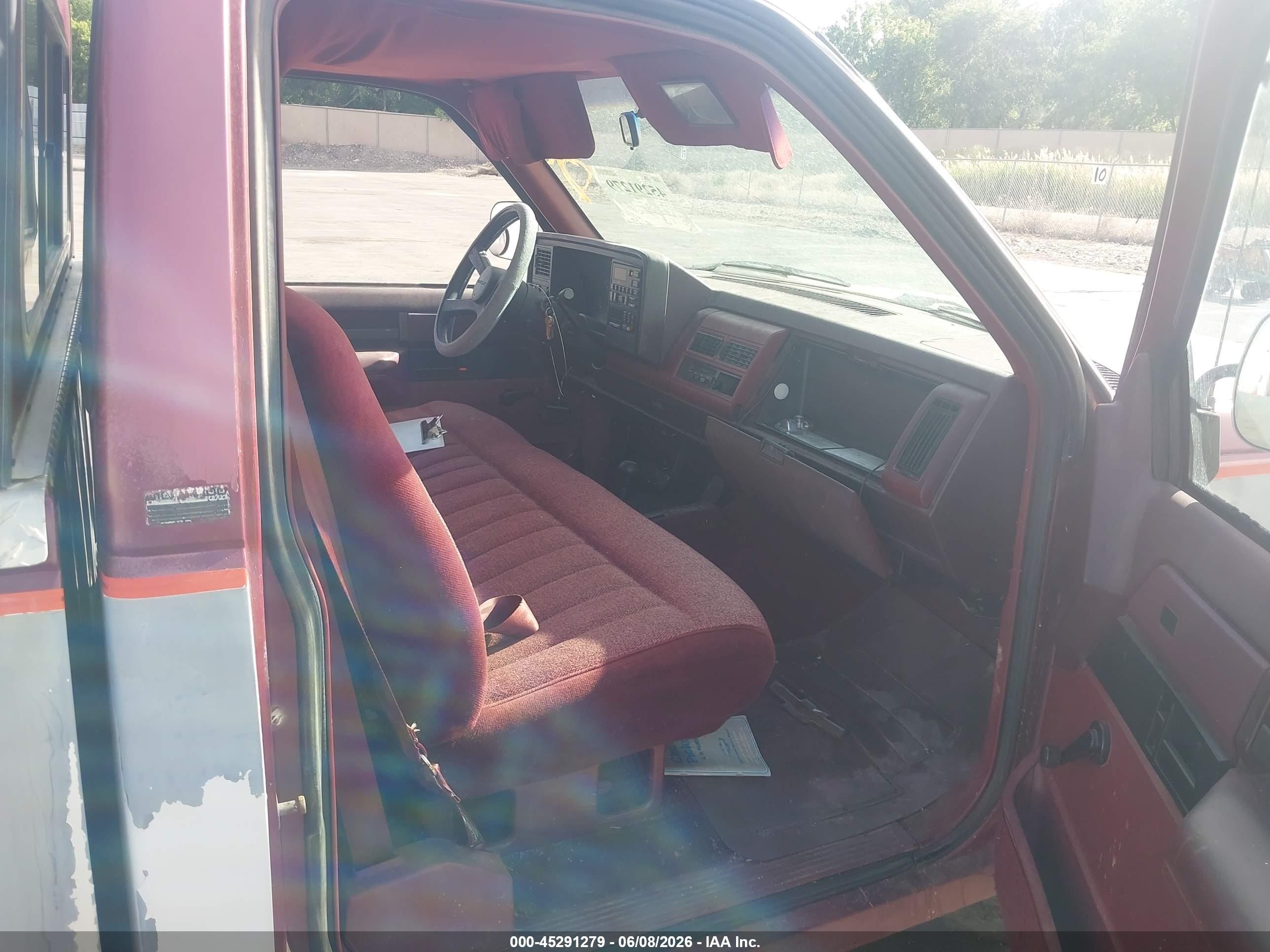 1988 Chevrolet Gmt-400 K1500 Red vin: 1GCDK14K8JE129430
