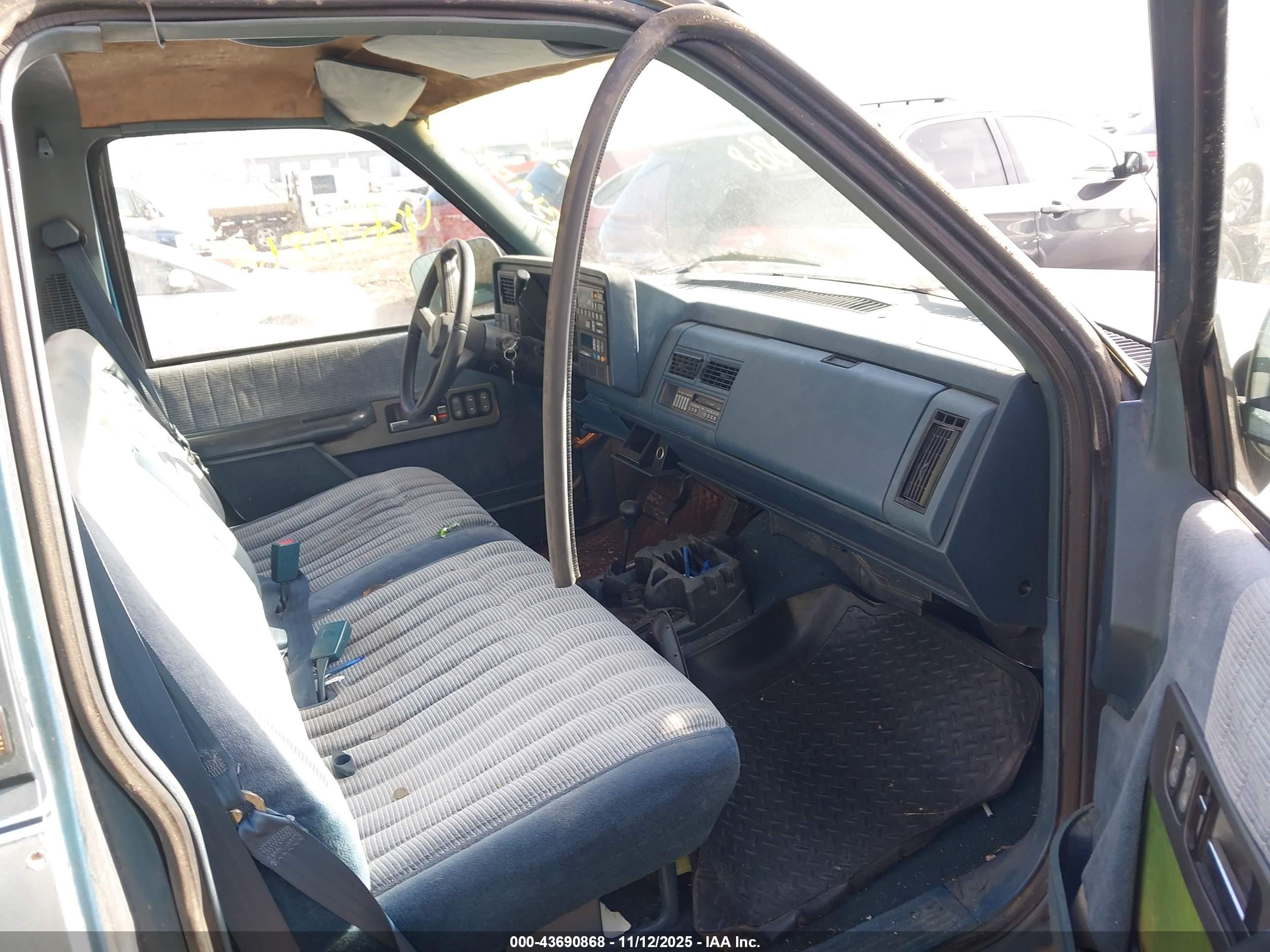 1991 Chevrolet Gmt-400 K1500 Blue vin: 1GCDK14KXME109748